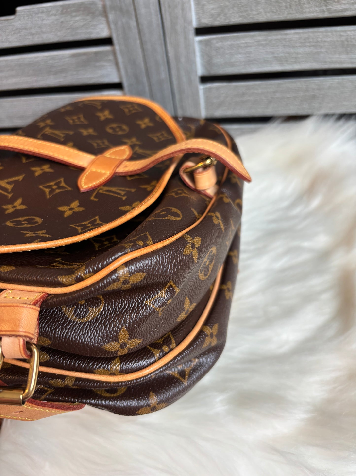 Louis Vuitton Saumur 30