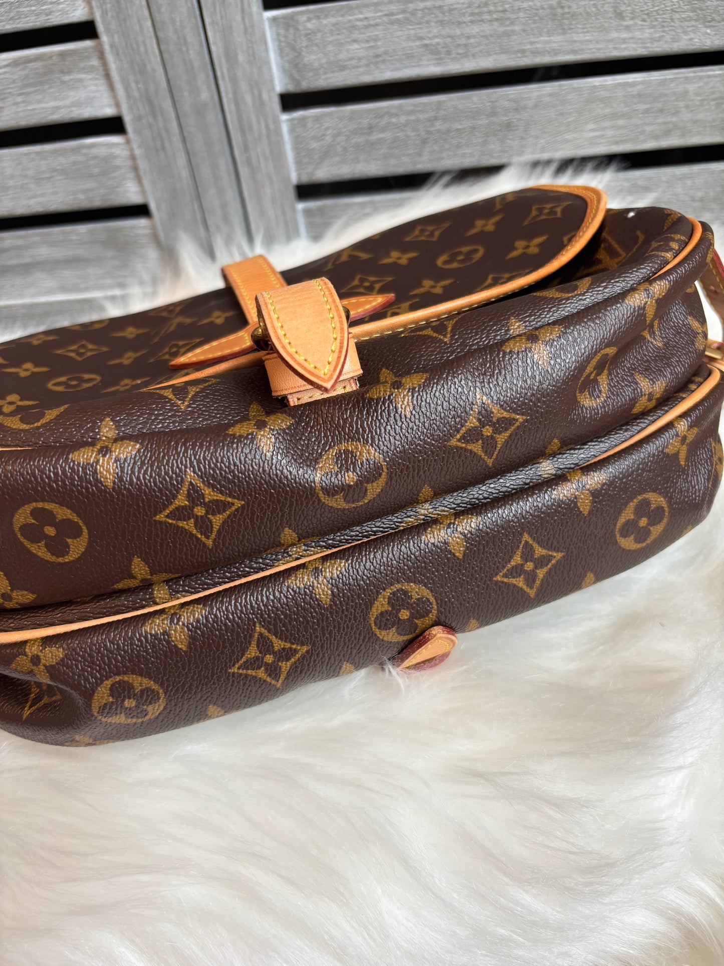 Louis Vuitton Saumur 30