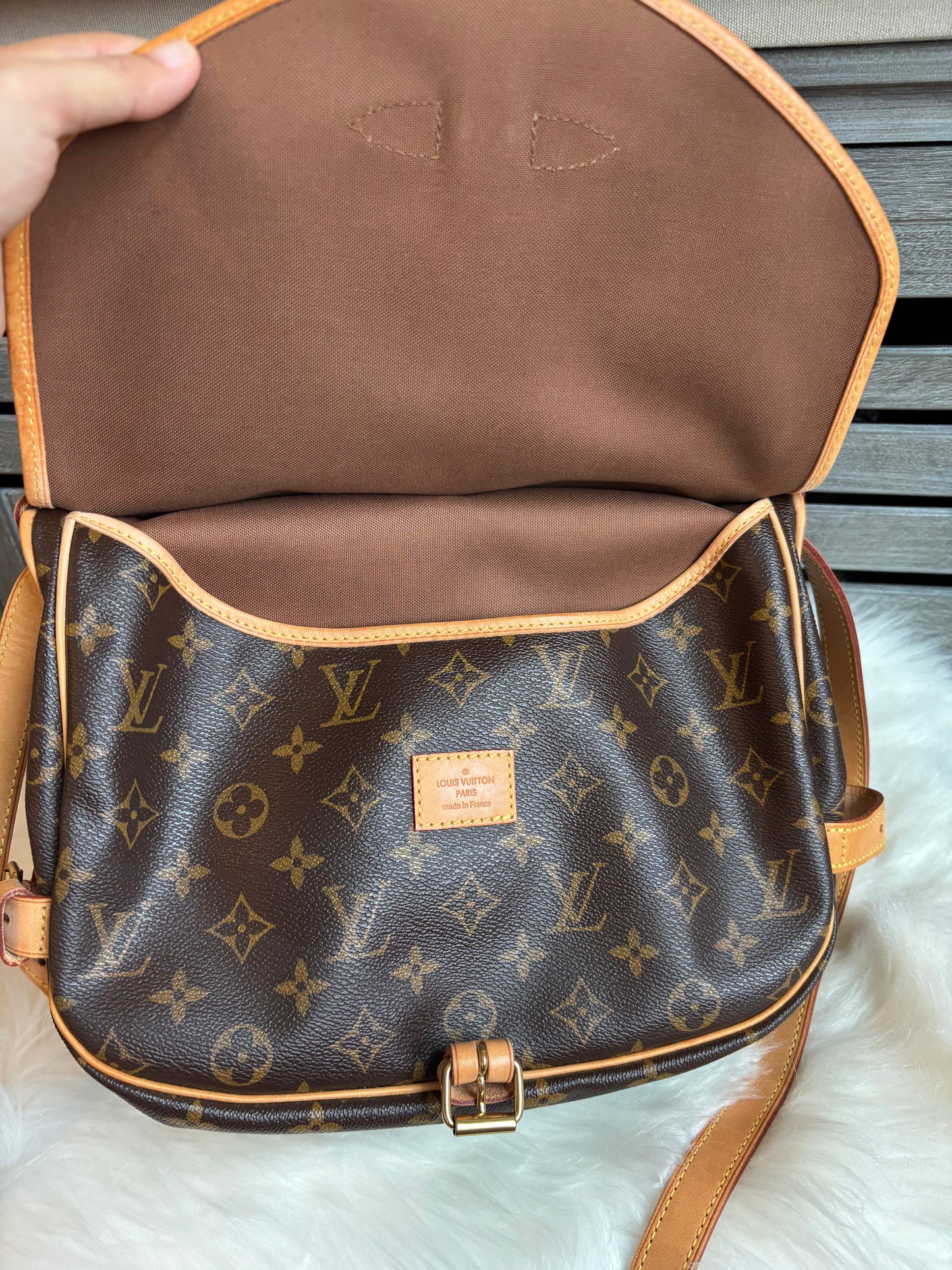 Louis Vuitton Saumur 30