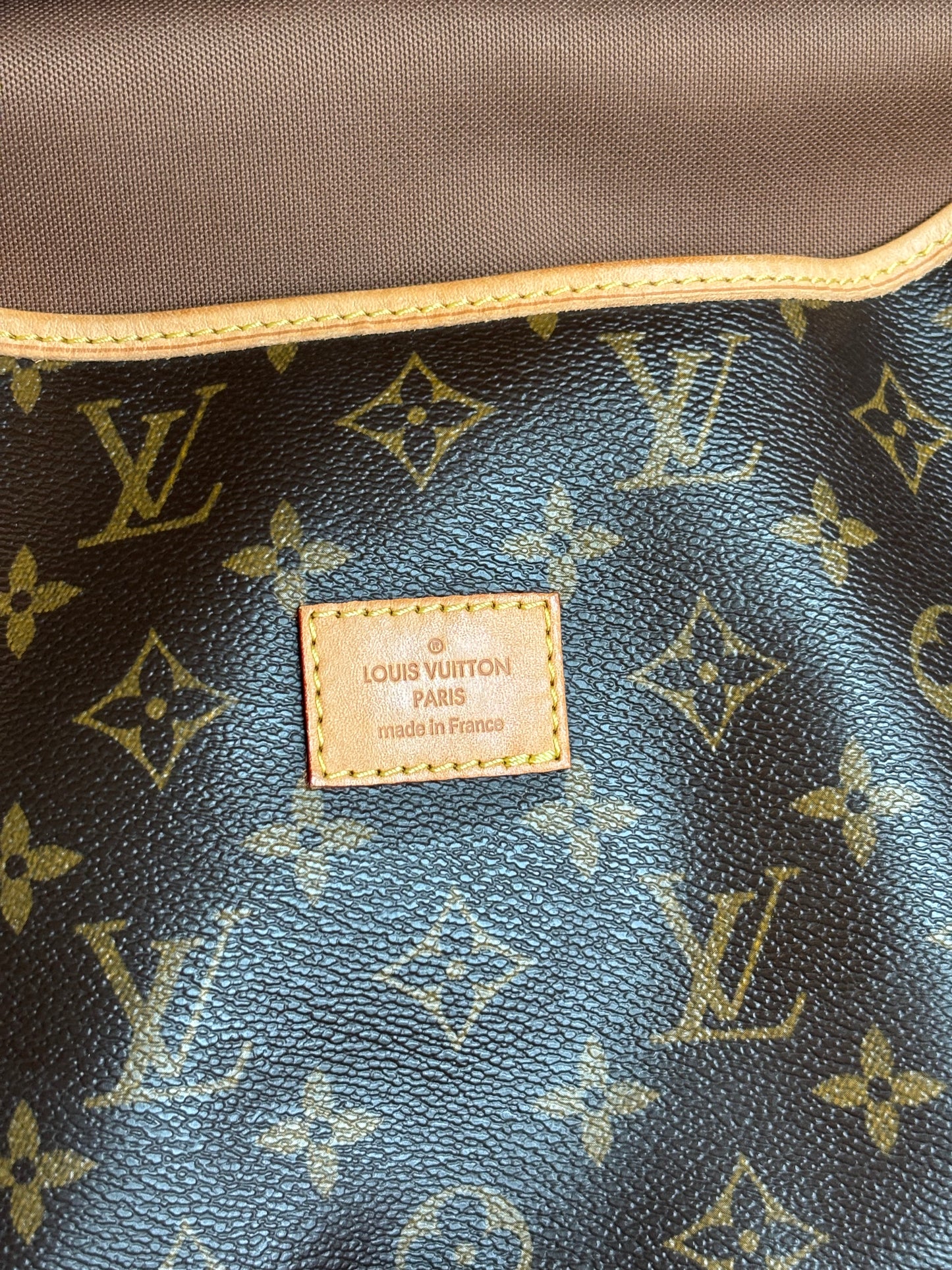 Louis Vuitton Saumur 30