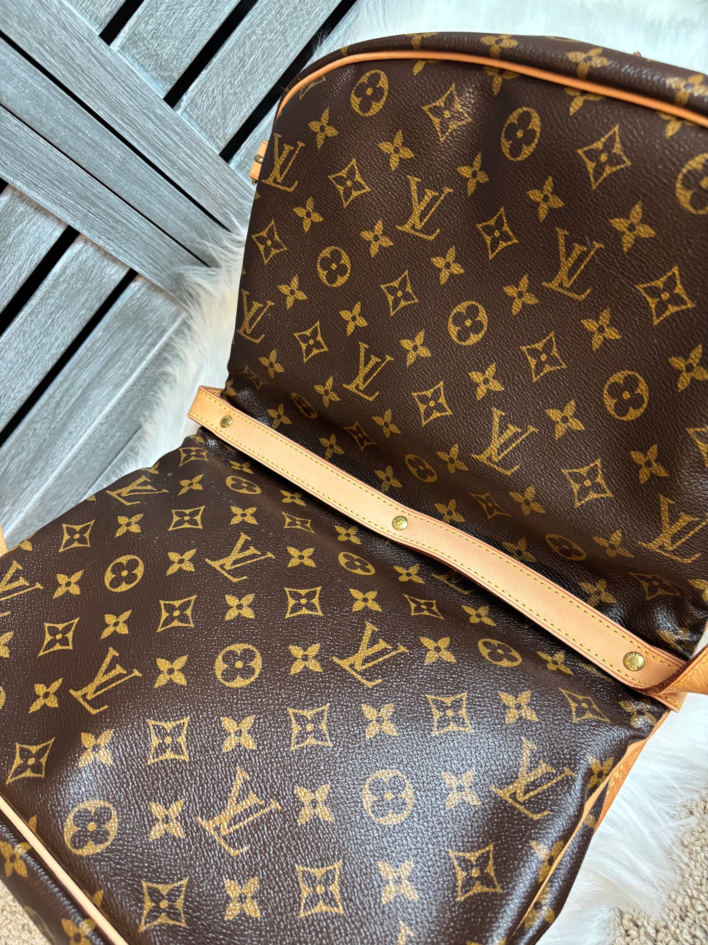 Louis Vuitton Saumur 30