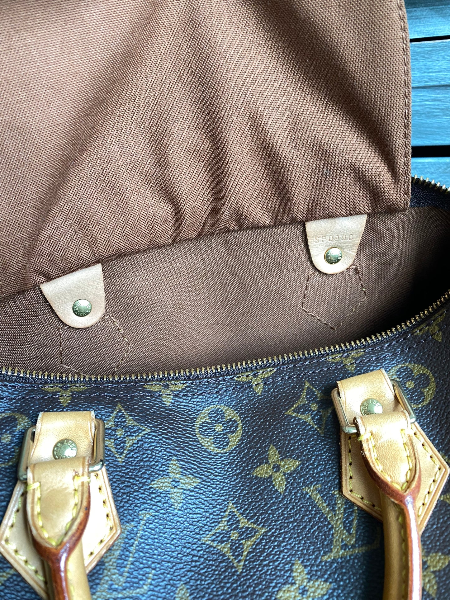 Louis Vuitton Speedy 30