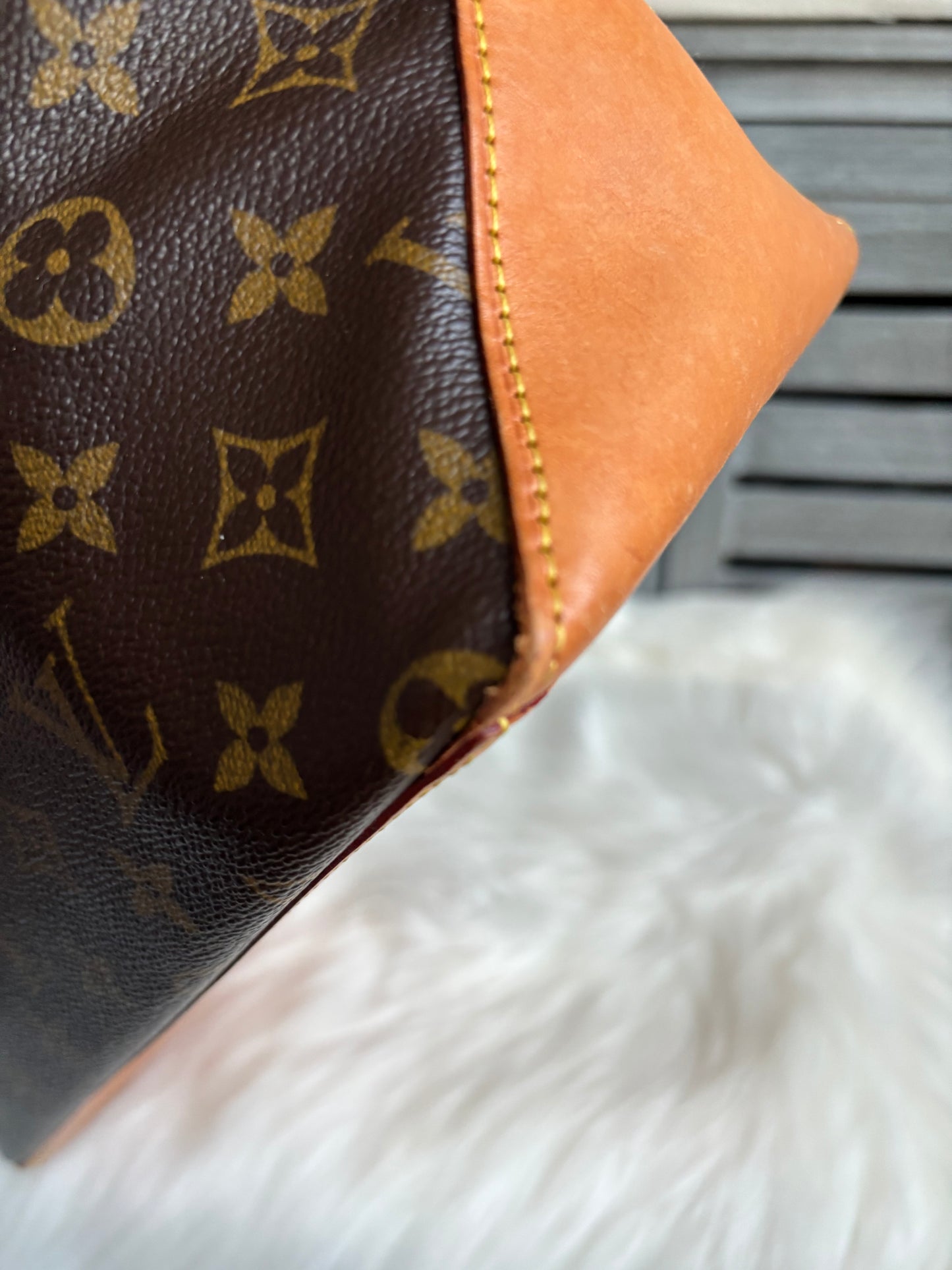 Louis Vuitton Cabas Mezzo