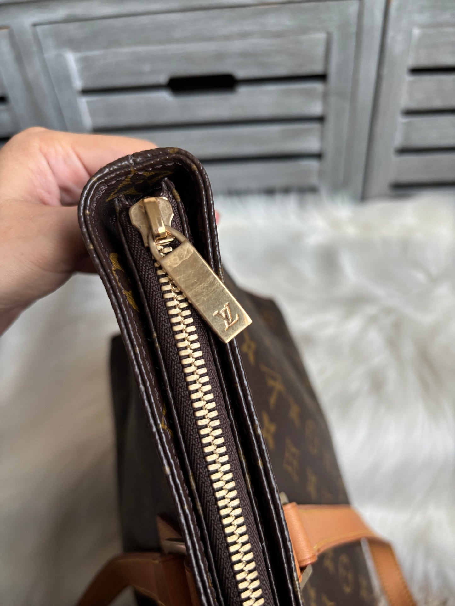 Louis Vuitton Cabas Mezzo