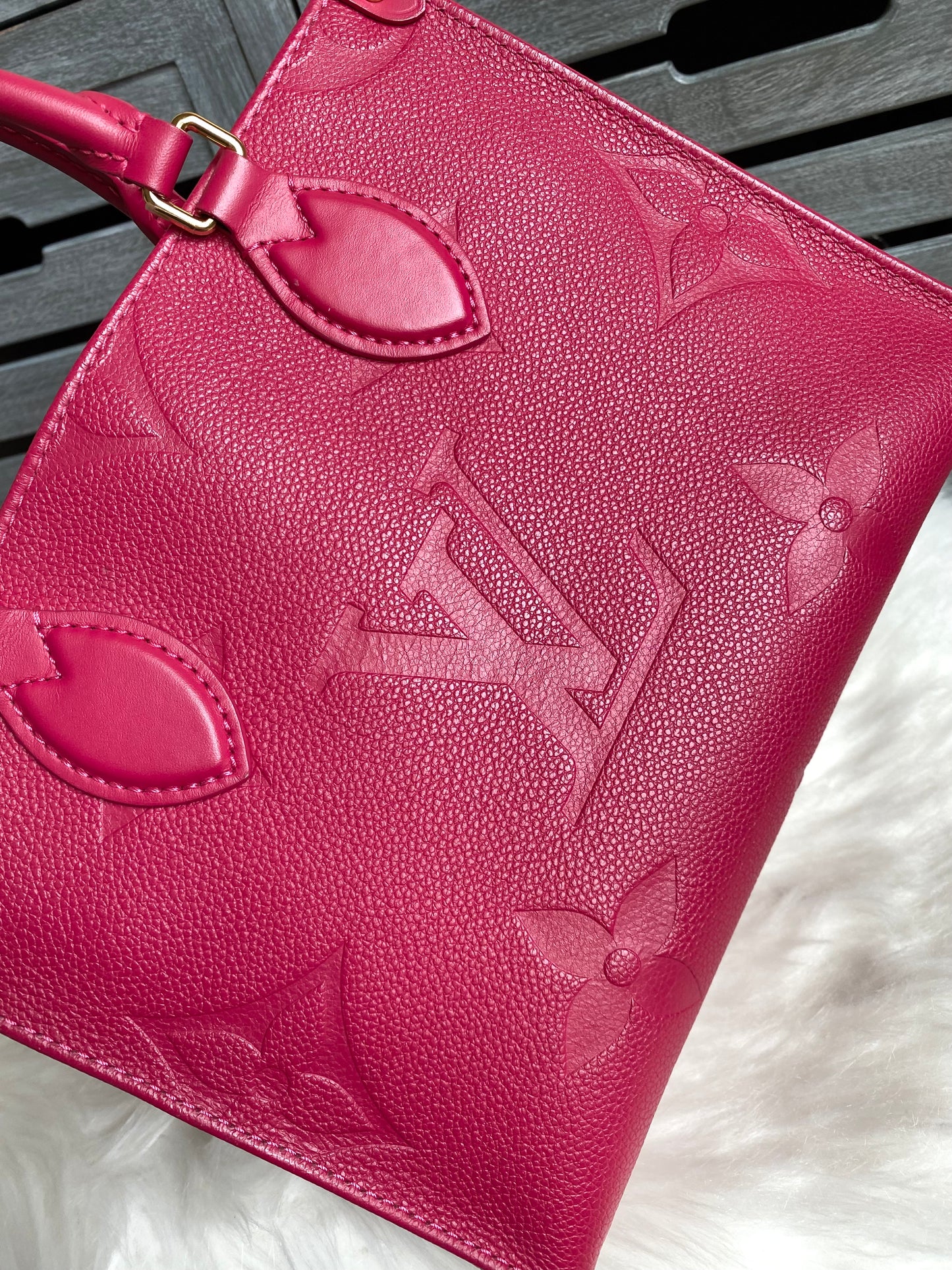 Louis Vuitton OnTheGo PM Freesia Pink Empreinte Leather
