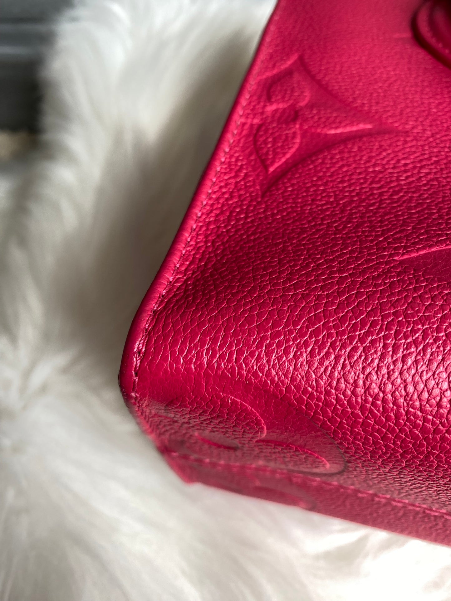 Louis Vuitton OnTheGo PM Freesia Pink Empreinte Leather