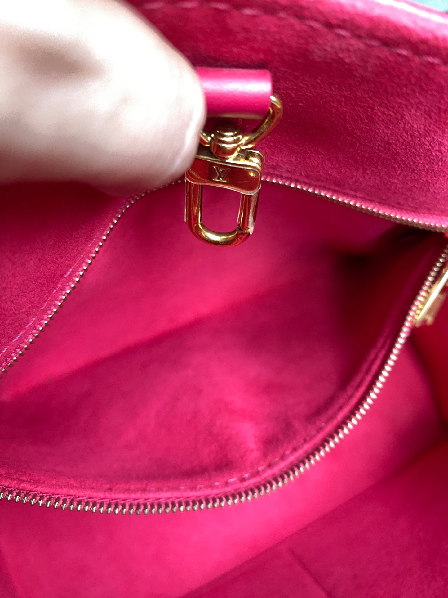 Louis Vuitton OnTheGo PM Freesia Pink Empreinte Leather