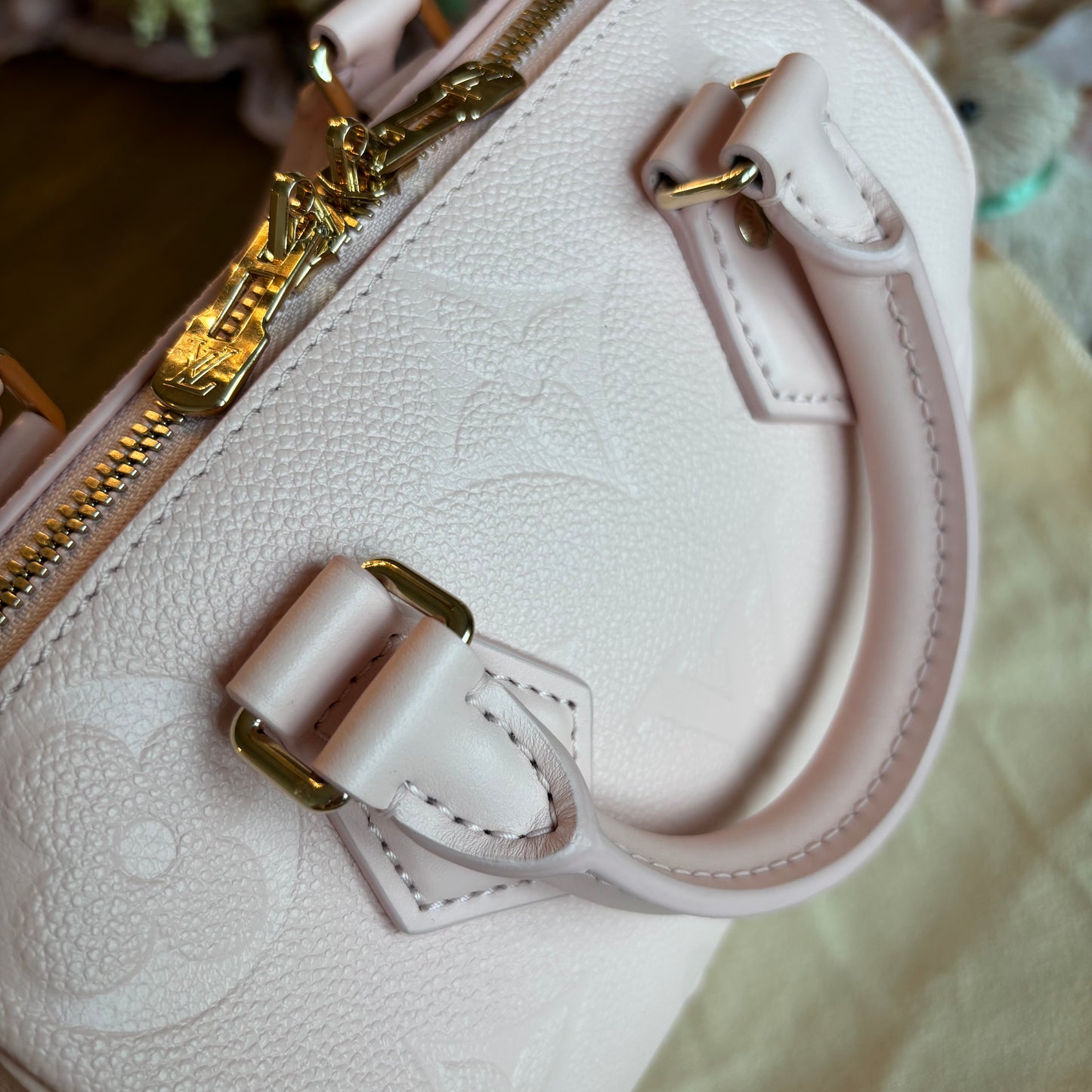 Louis Vuitton Speedy 20 Bandouliere Pink Opale Empreinte Leather