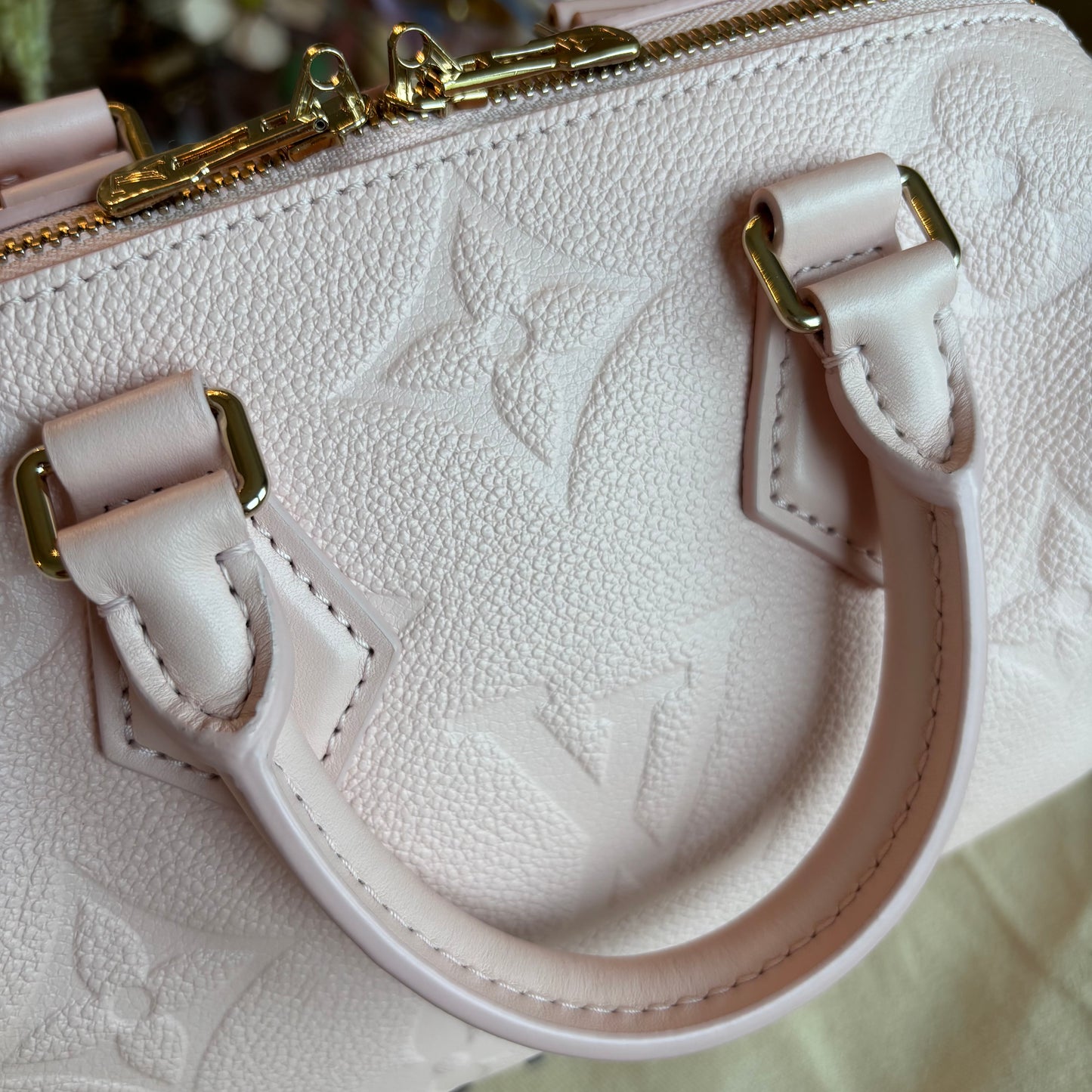 Louis Vuitton Speedy 20 Bandouliere Pink Opale Empreinte Leather