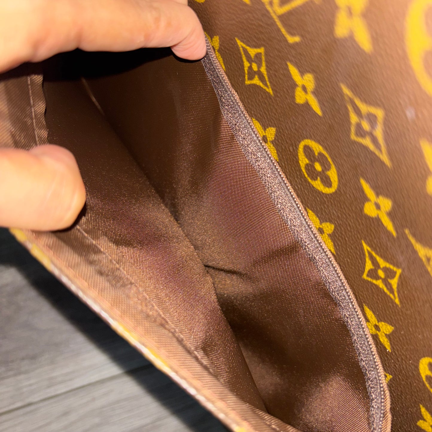 Louis Vuitton Pegase 45