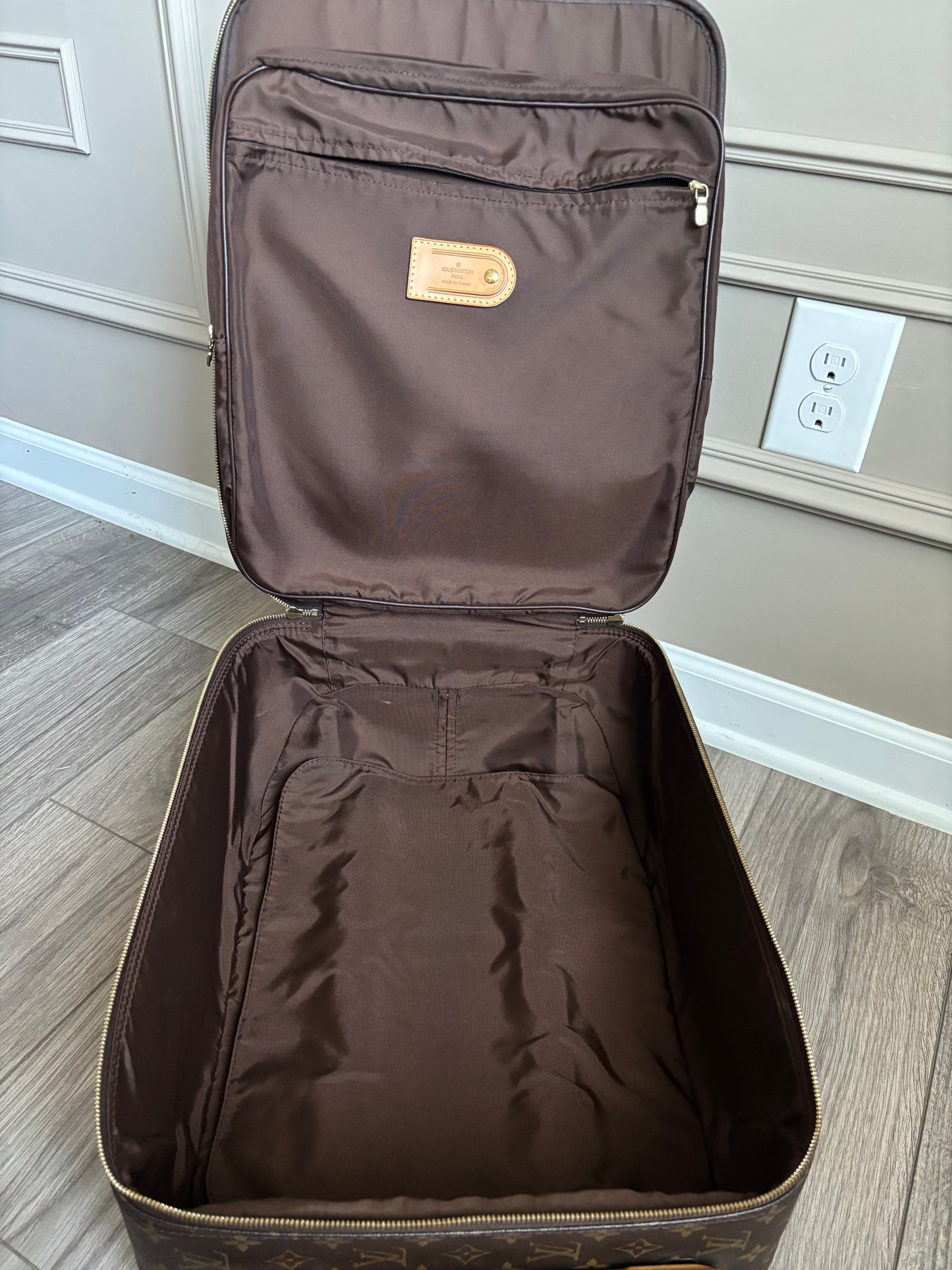 Louis Vuitton Pegase 45