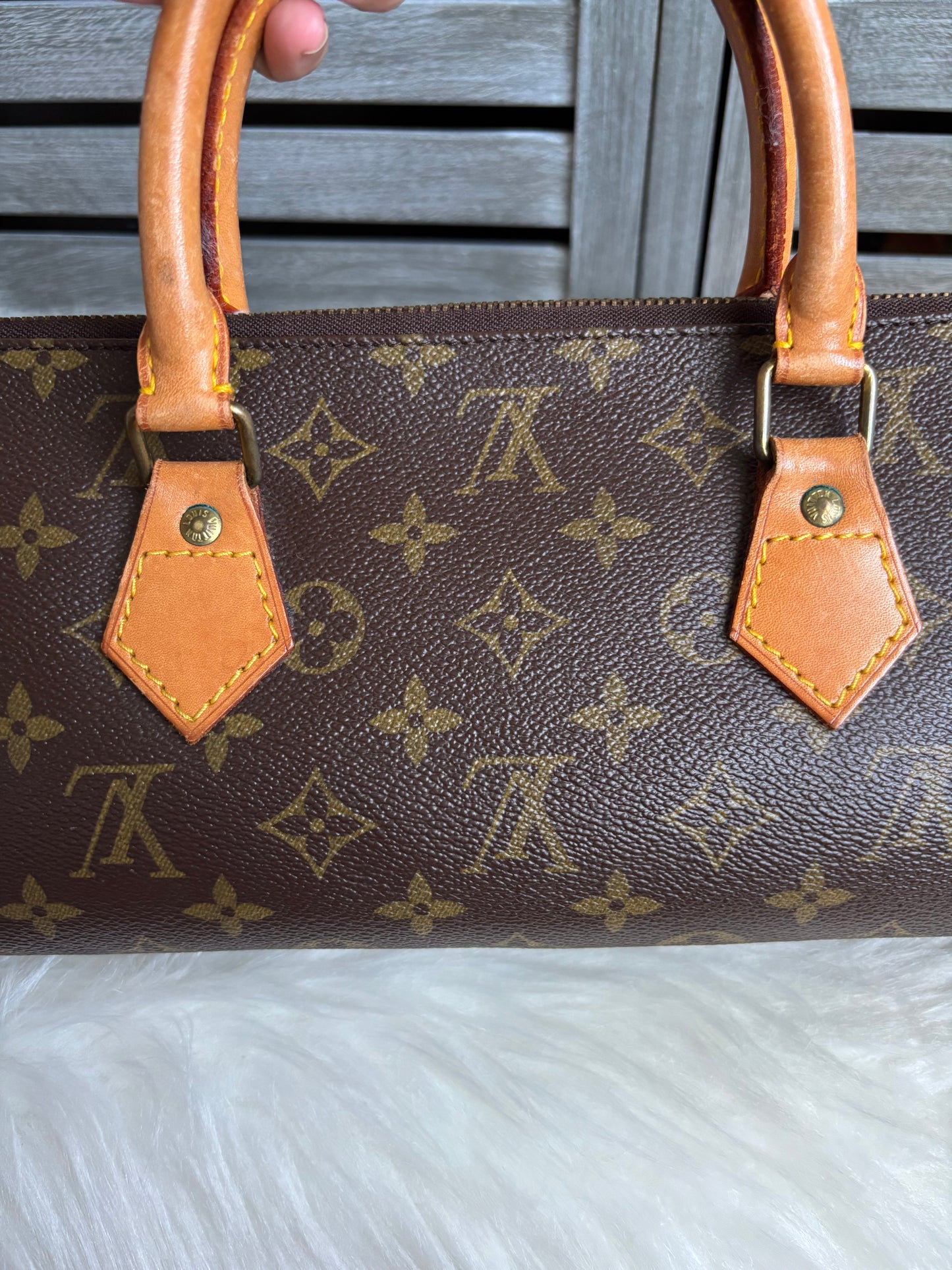 Louis Vuitton Sac Triangle Monogram