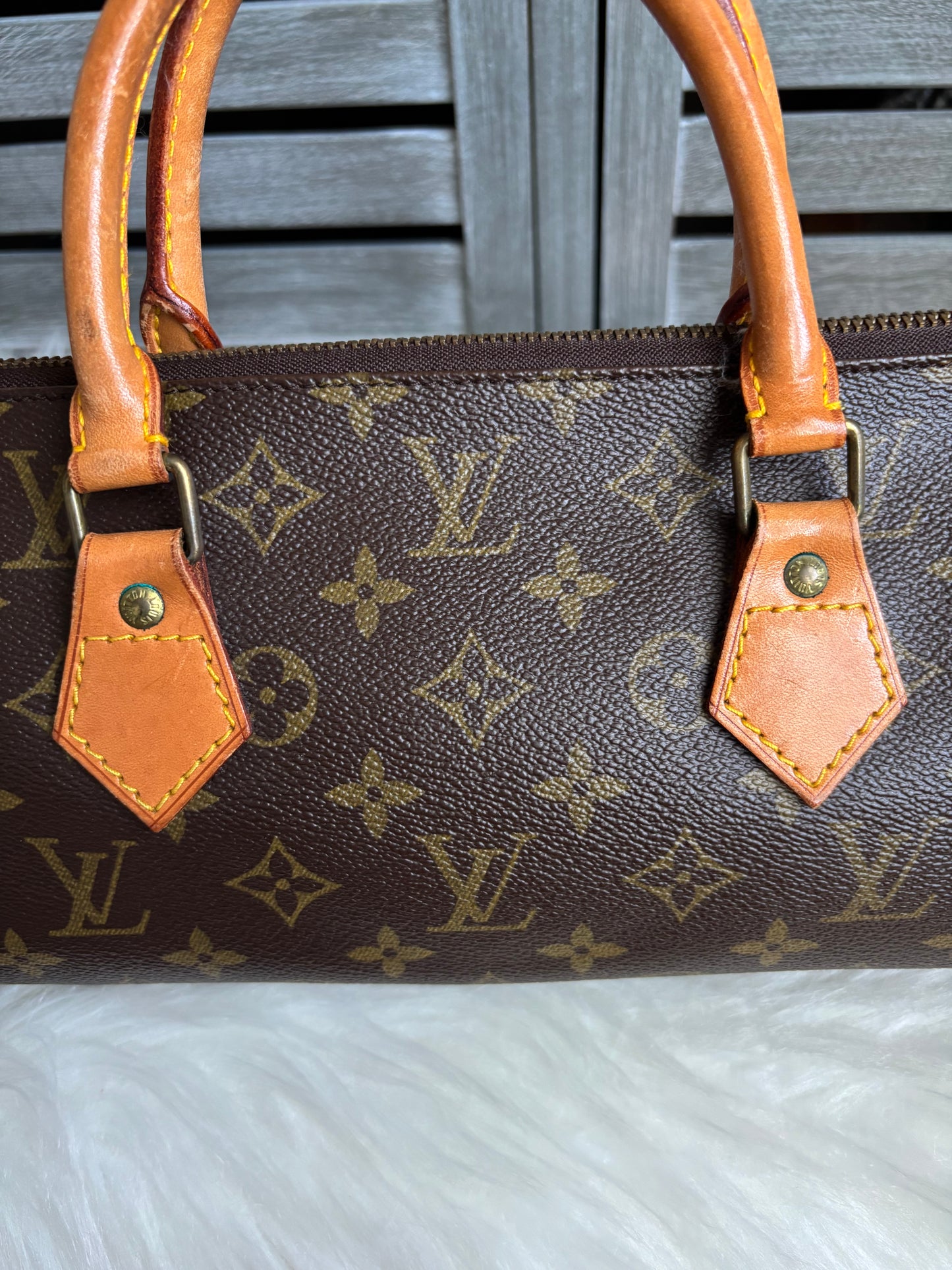 Louis Vuitton Sac Triangle Monogram