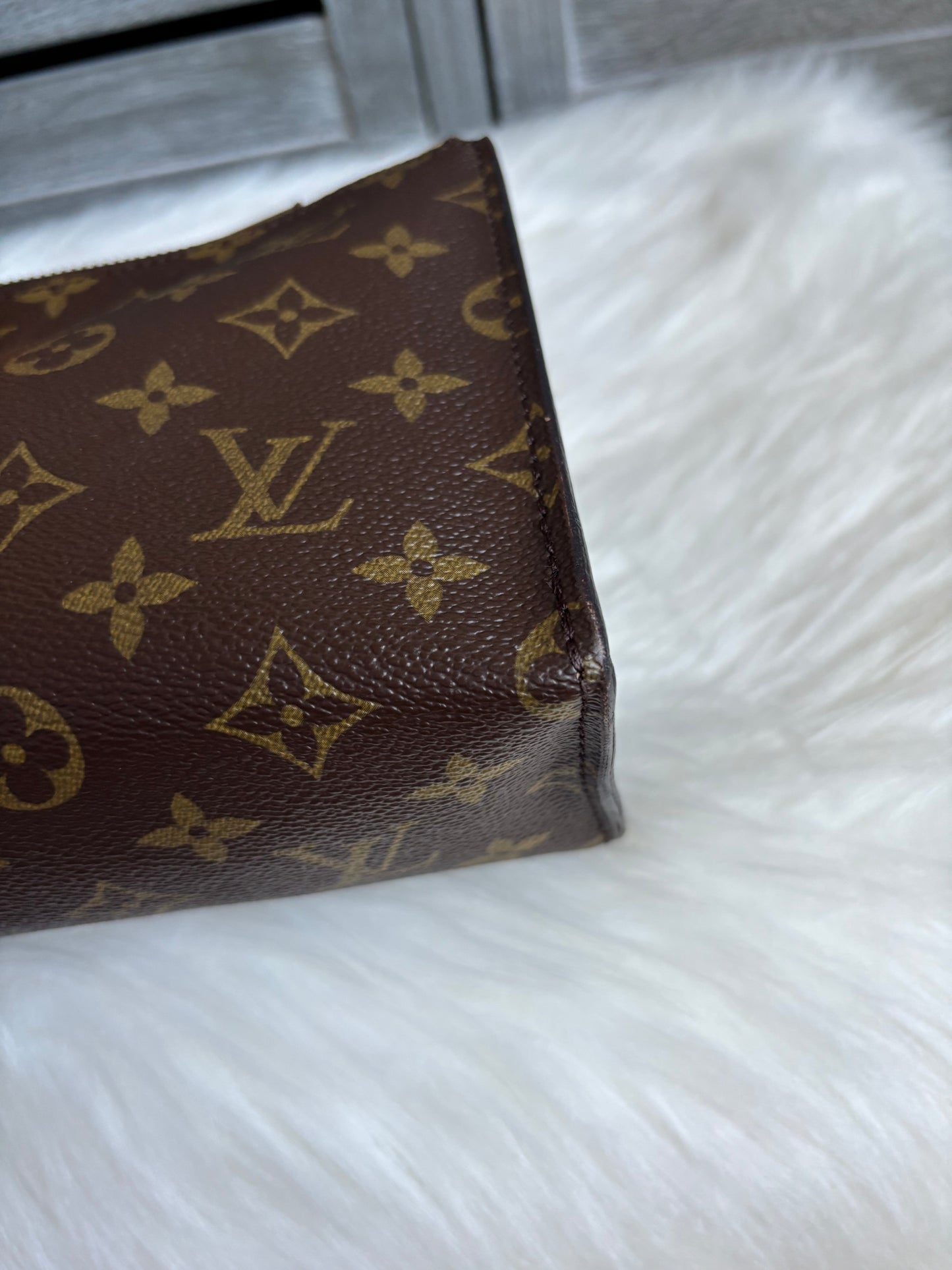 Louis Vuitton Sac Triangle Monogram