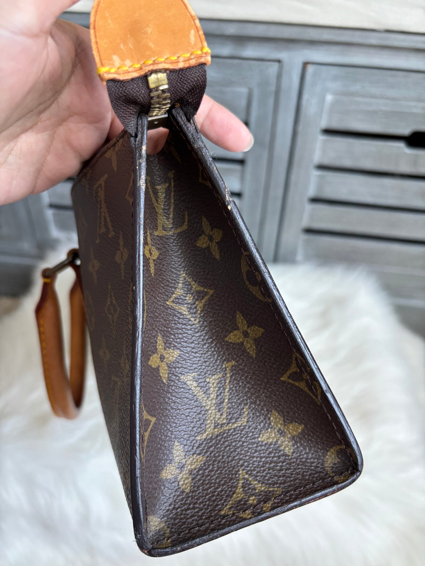 Louis Vuitton Sac Triangle Monogram