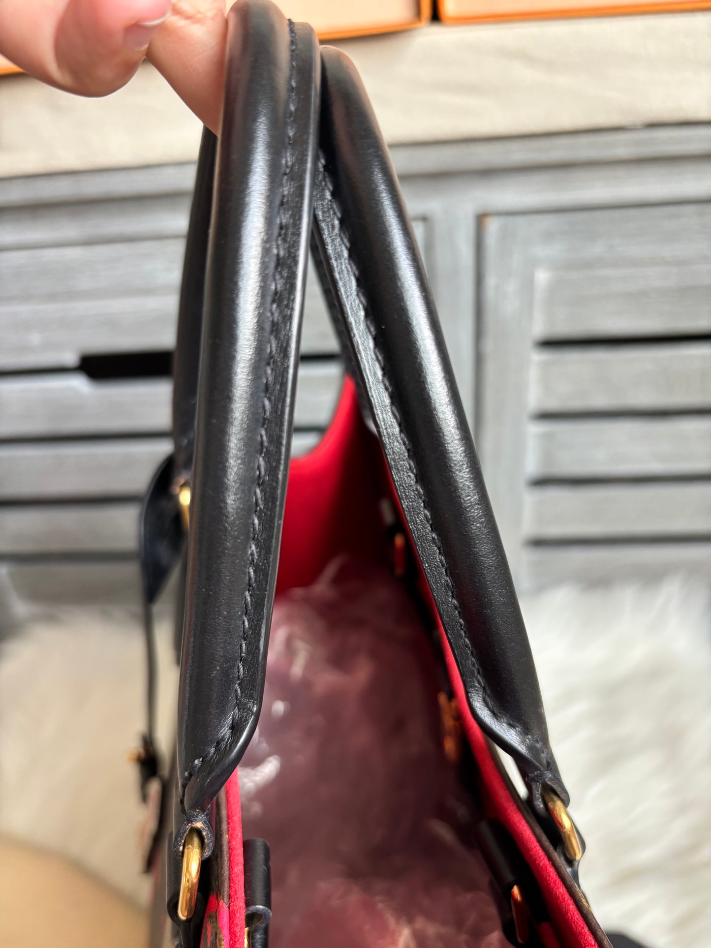 Louis Vuitton Fall In Love OnTheGo MM