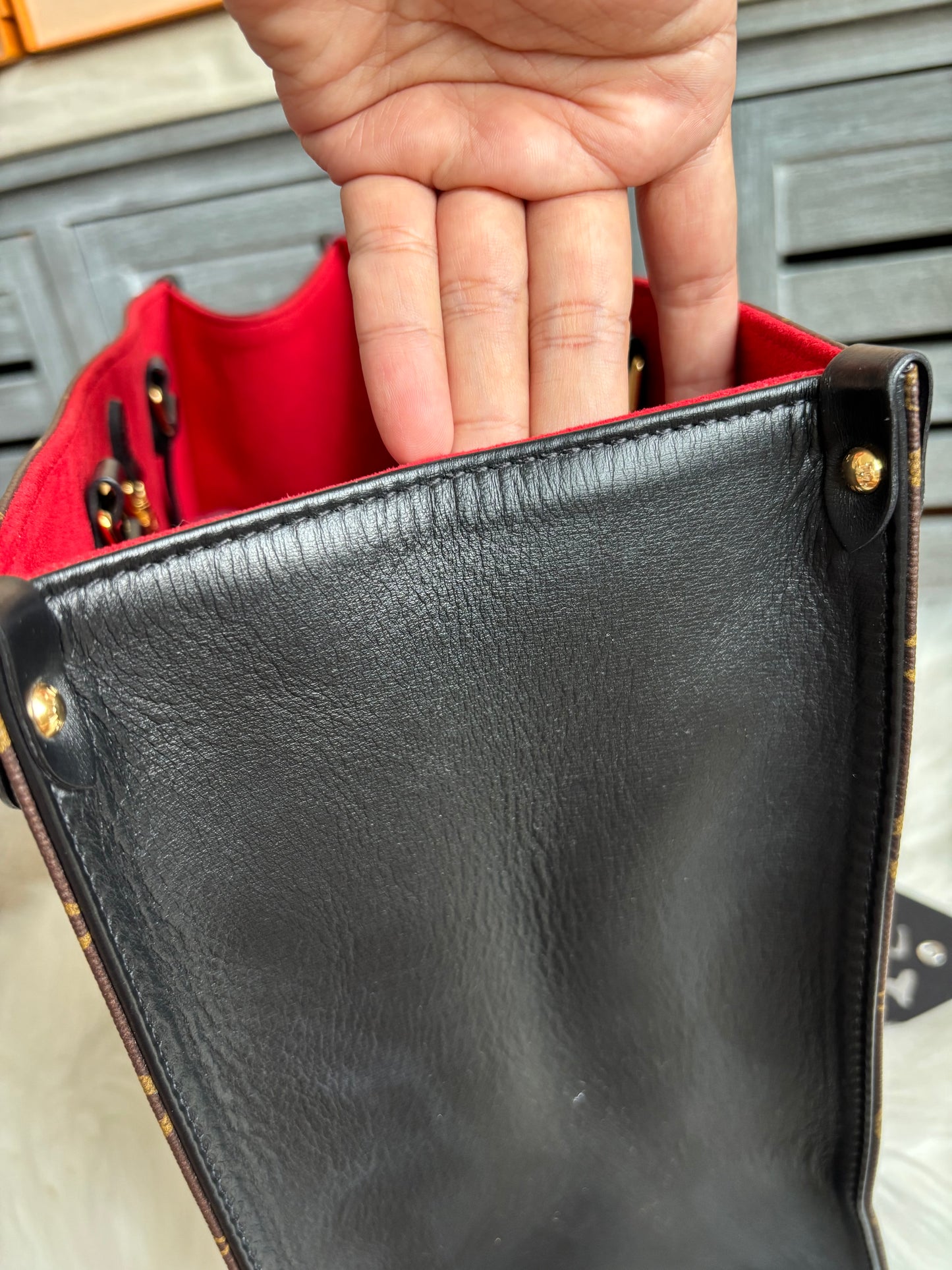 Louis Vuitton Fall In Love OnTheGo MM