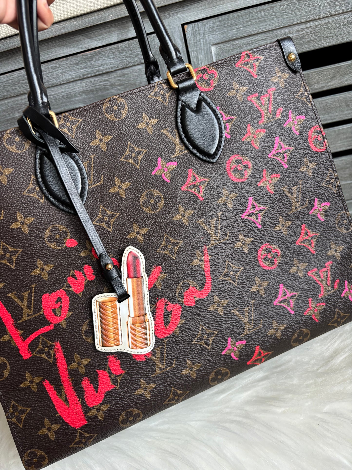 Louis Vuitton Fall In Love OnTheGo MM