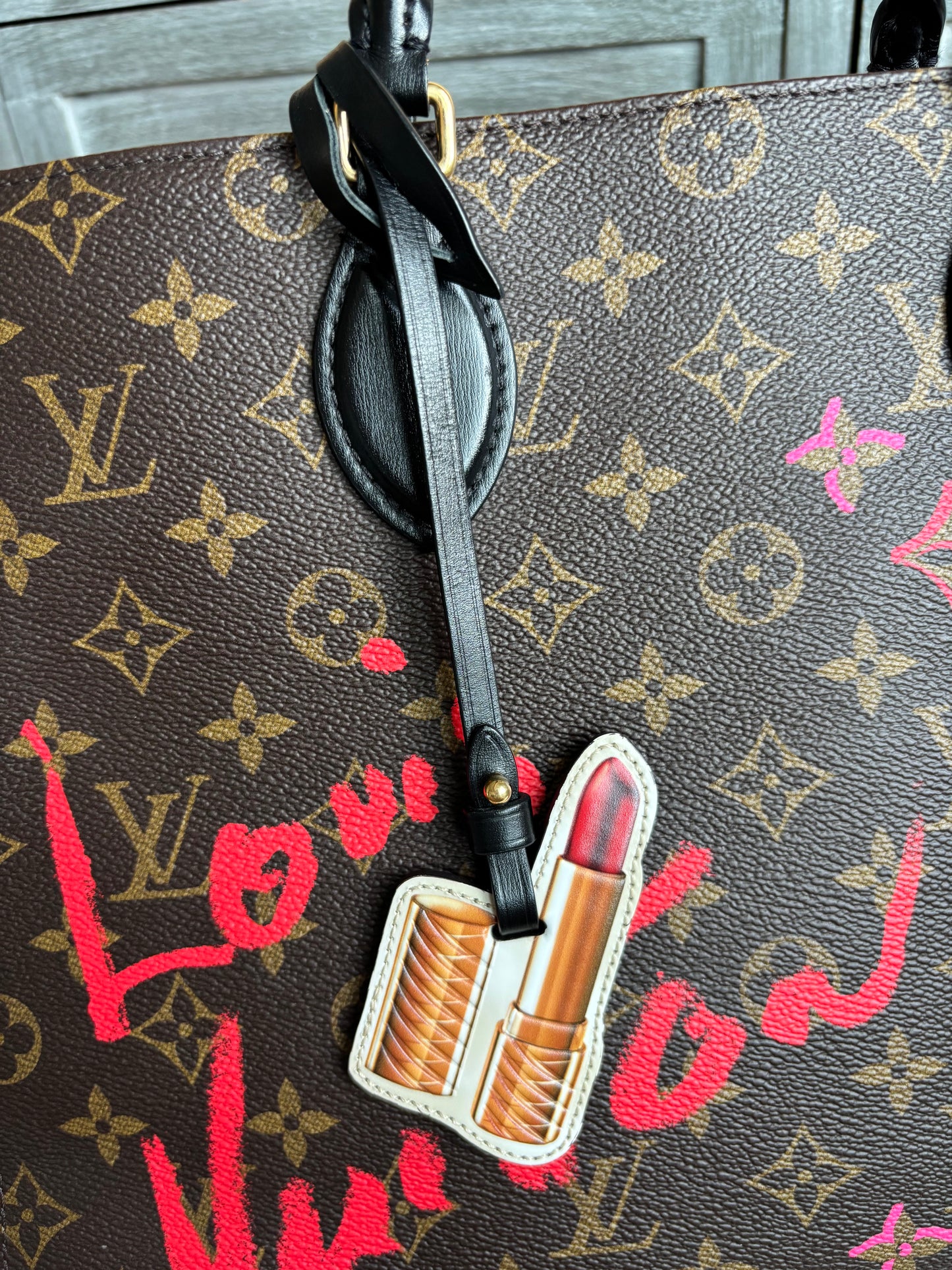 Louis Vuitton Fall In Love OnTheGo MM