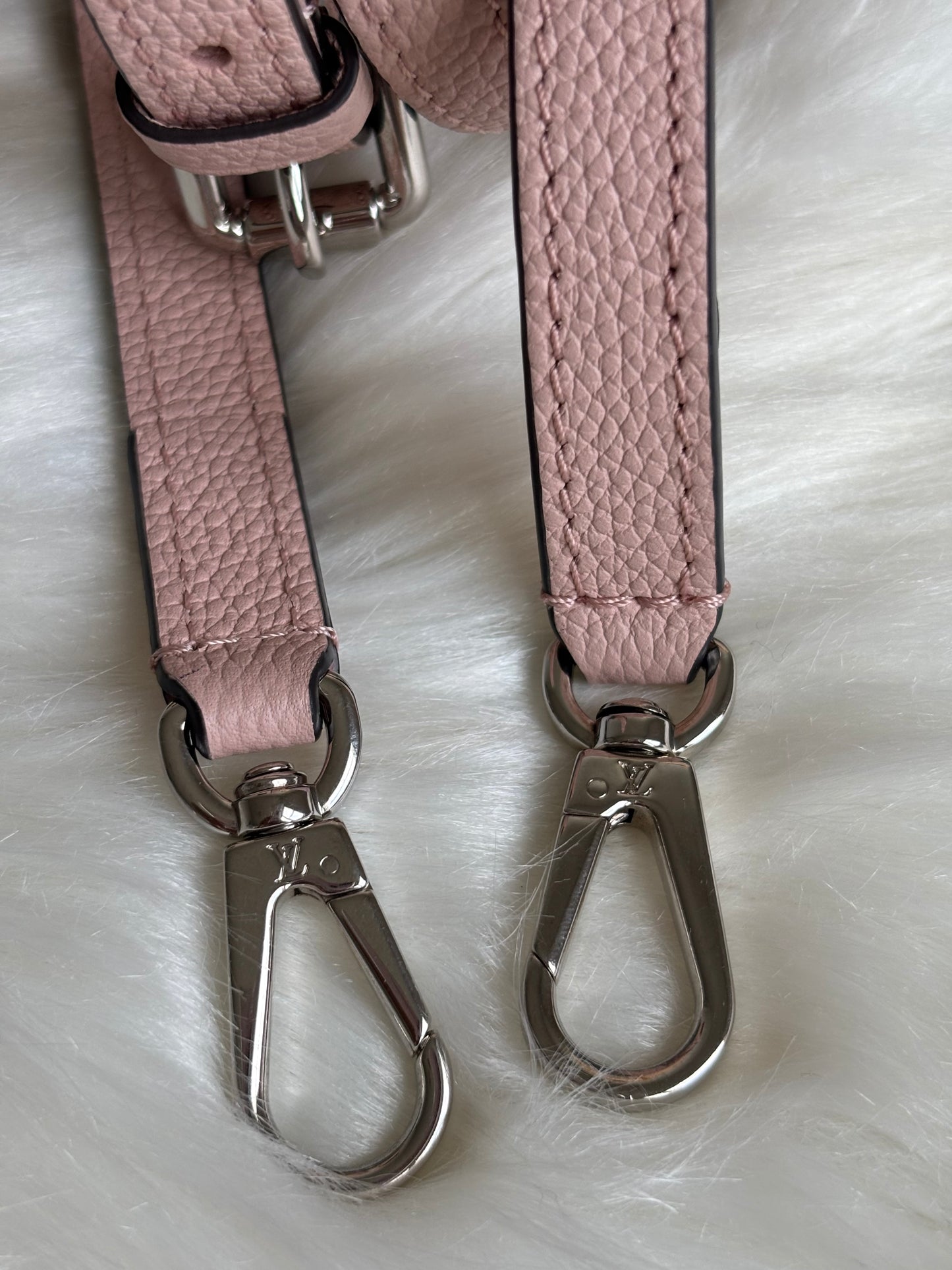 Louis Vuitton Magnolia Monogram Mahina Leather Scala Pouch/Crossbody Bag