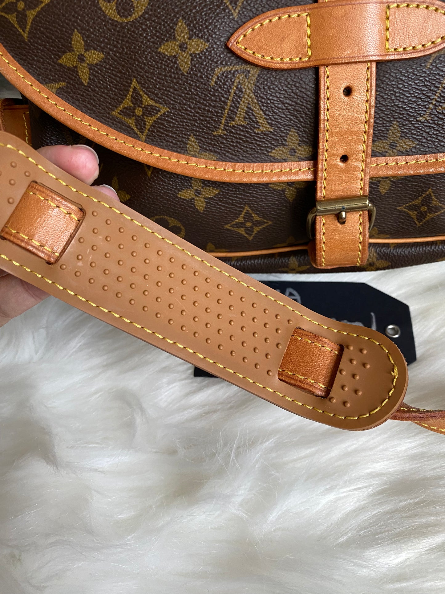 Louis Vuitton Saumur 30