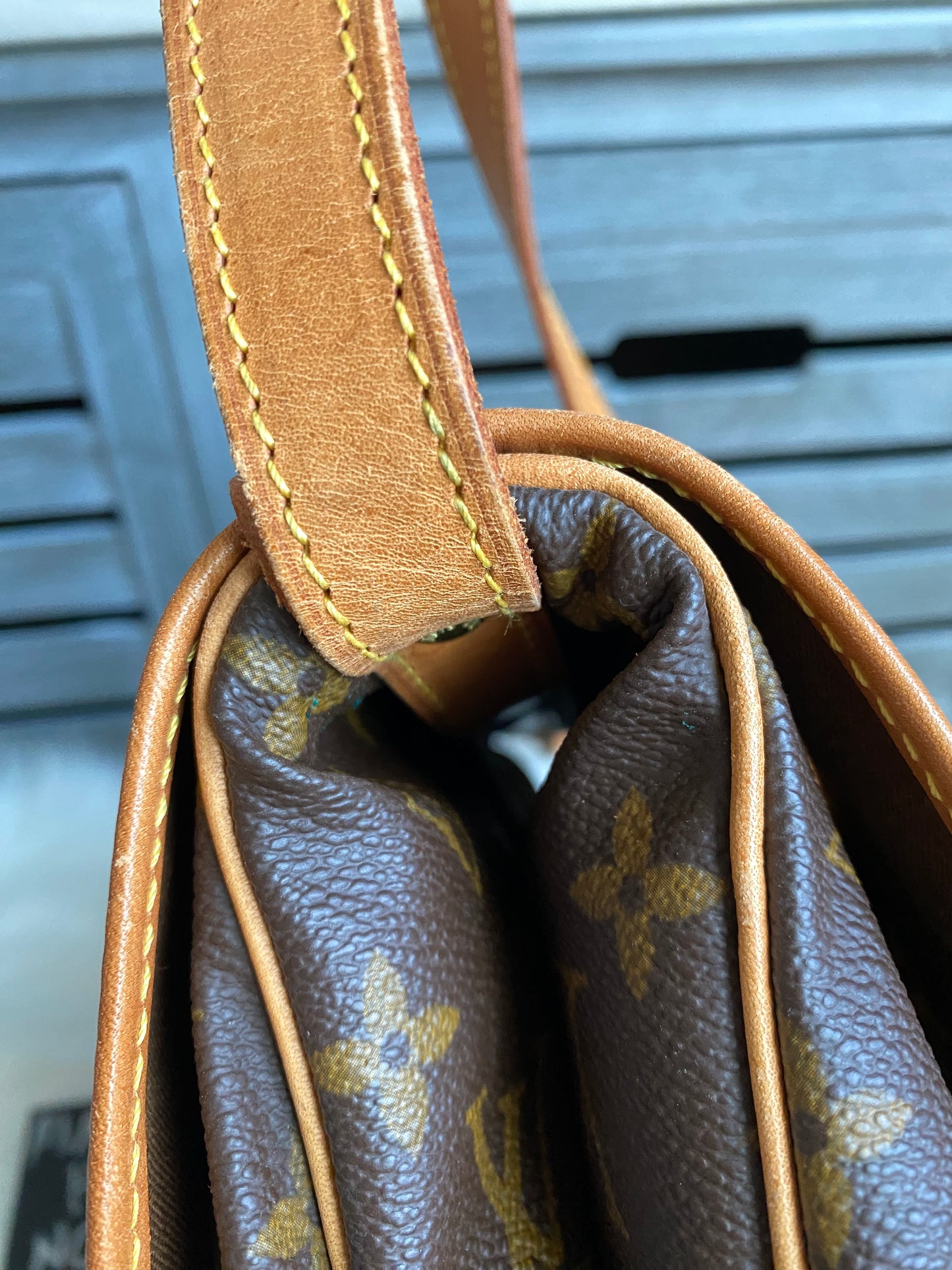 Louis Vuitton Saumur 30