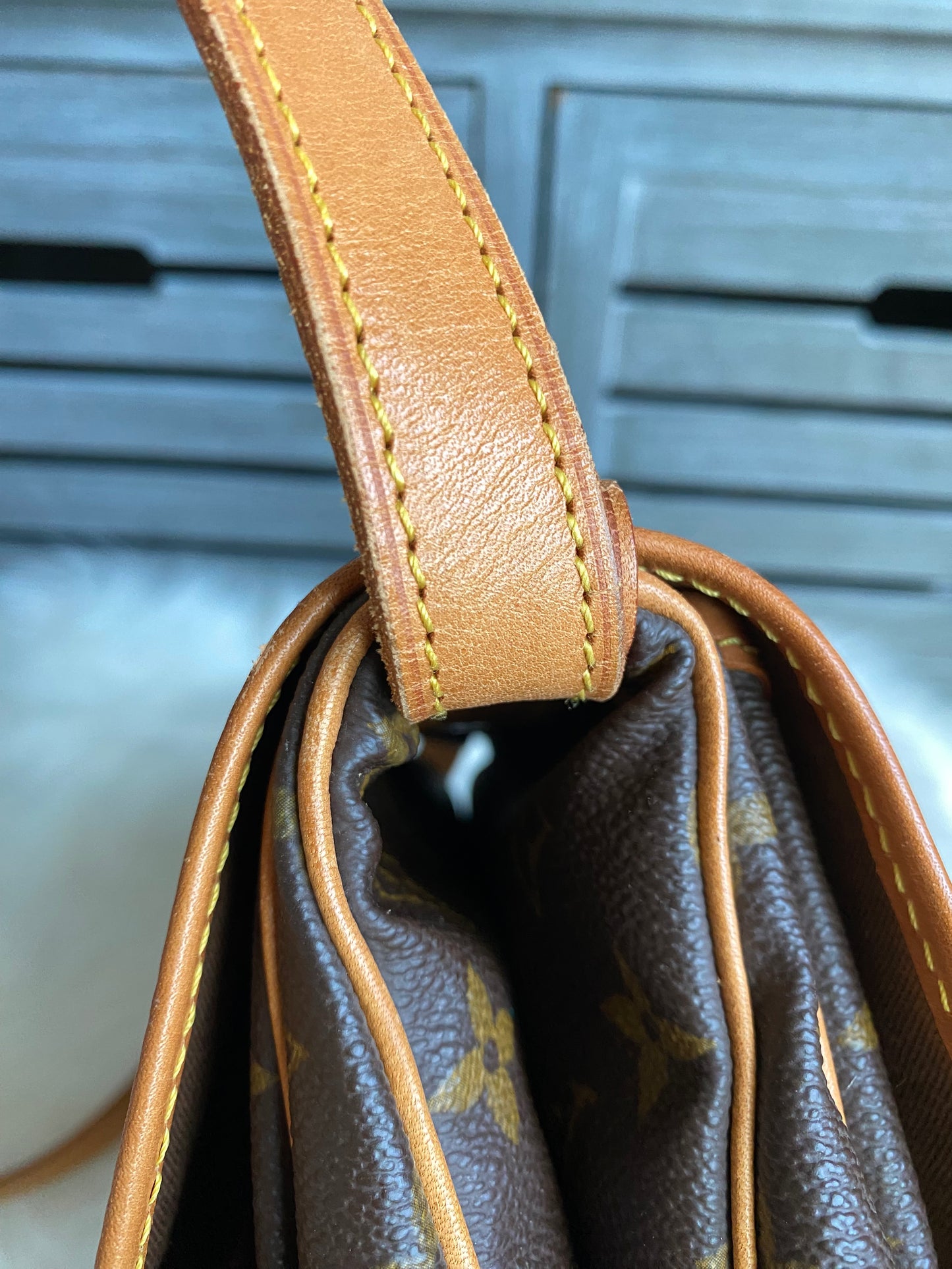Louis Vuitton Saumur 30