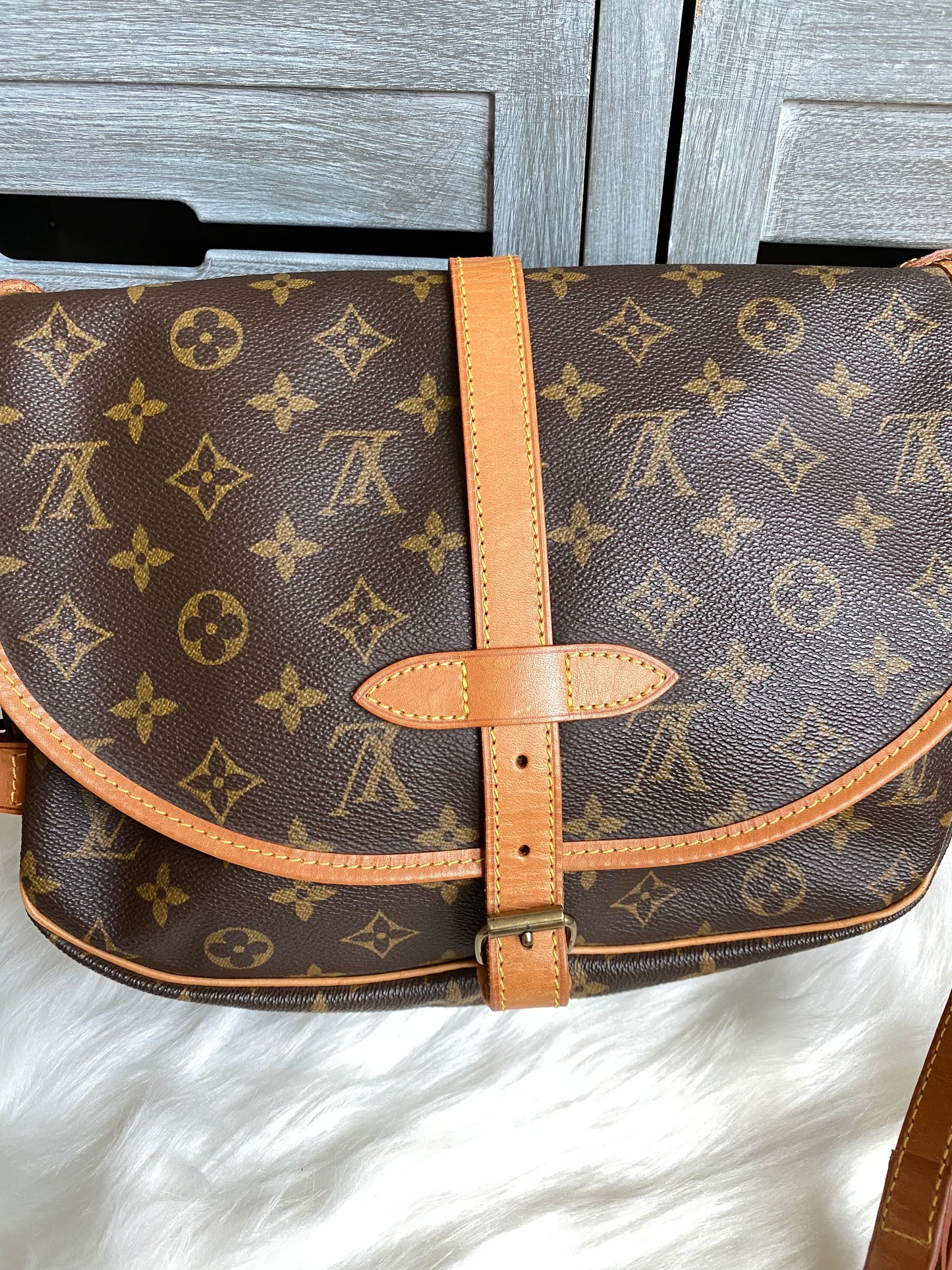 Louis Vuitton Saumur 30