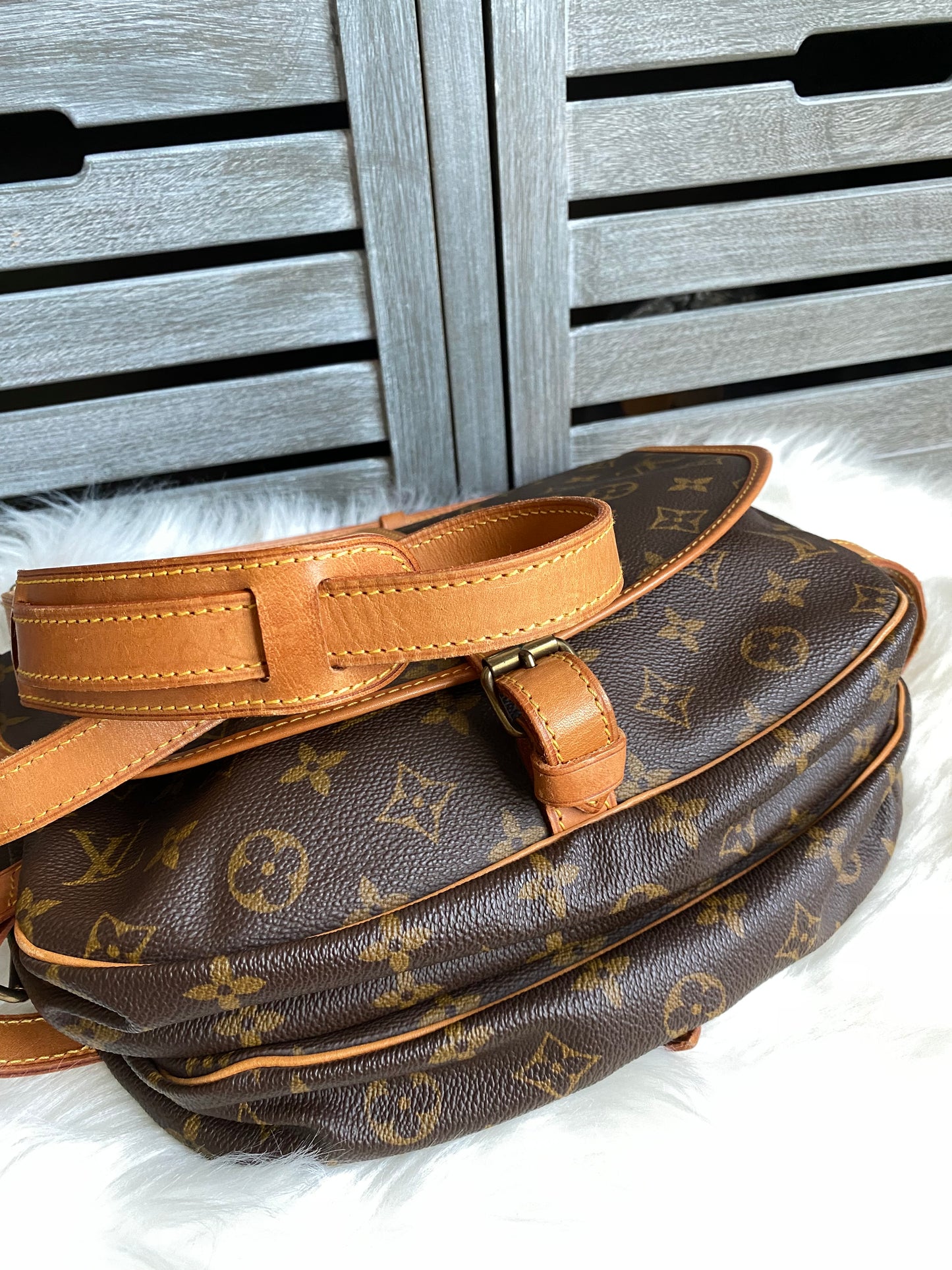 Louis Vuitton Saumur 30