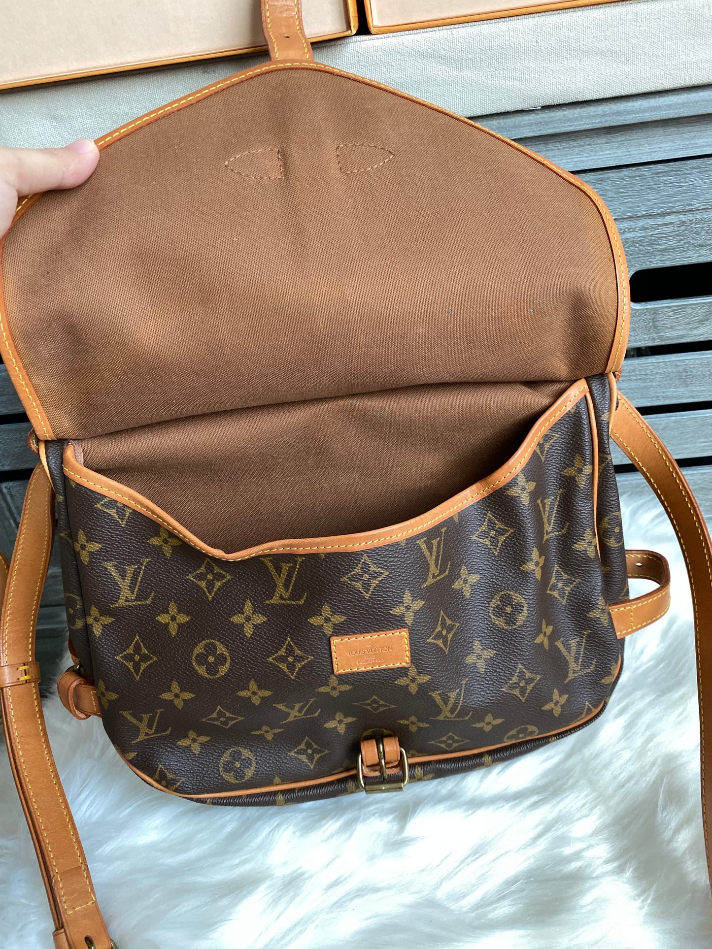 Louis Vuitton Saumur 30