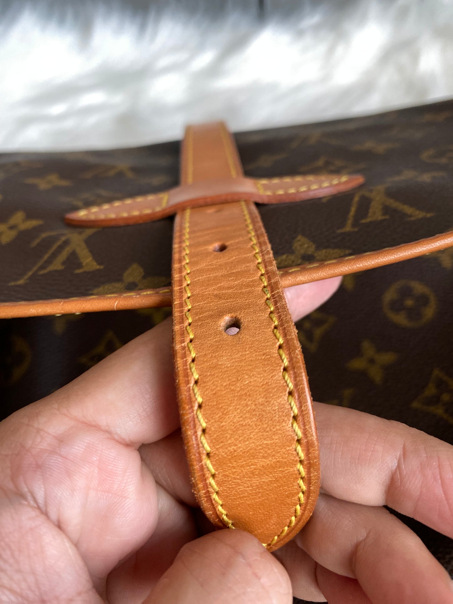Louis Vuitton Saumur 30