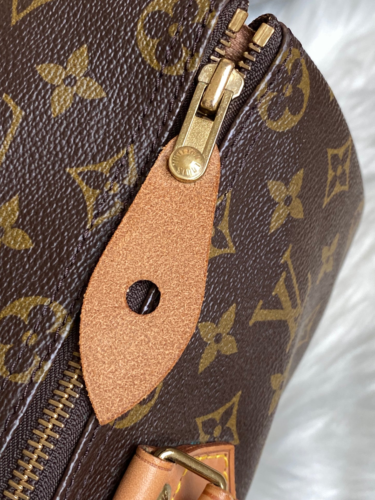 Louis Vuitton Speedy 35