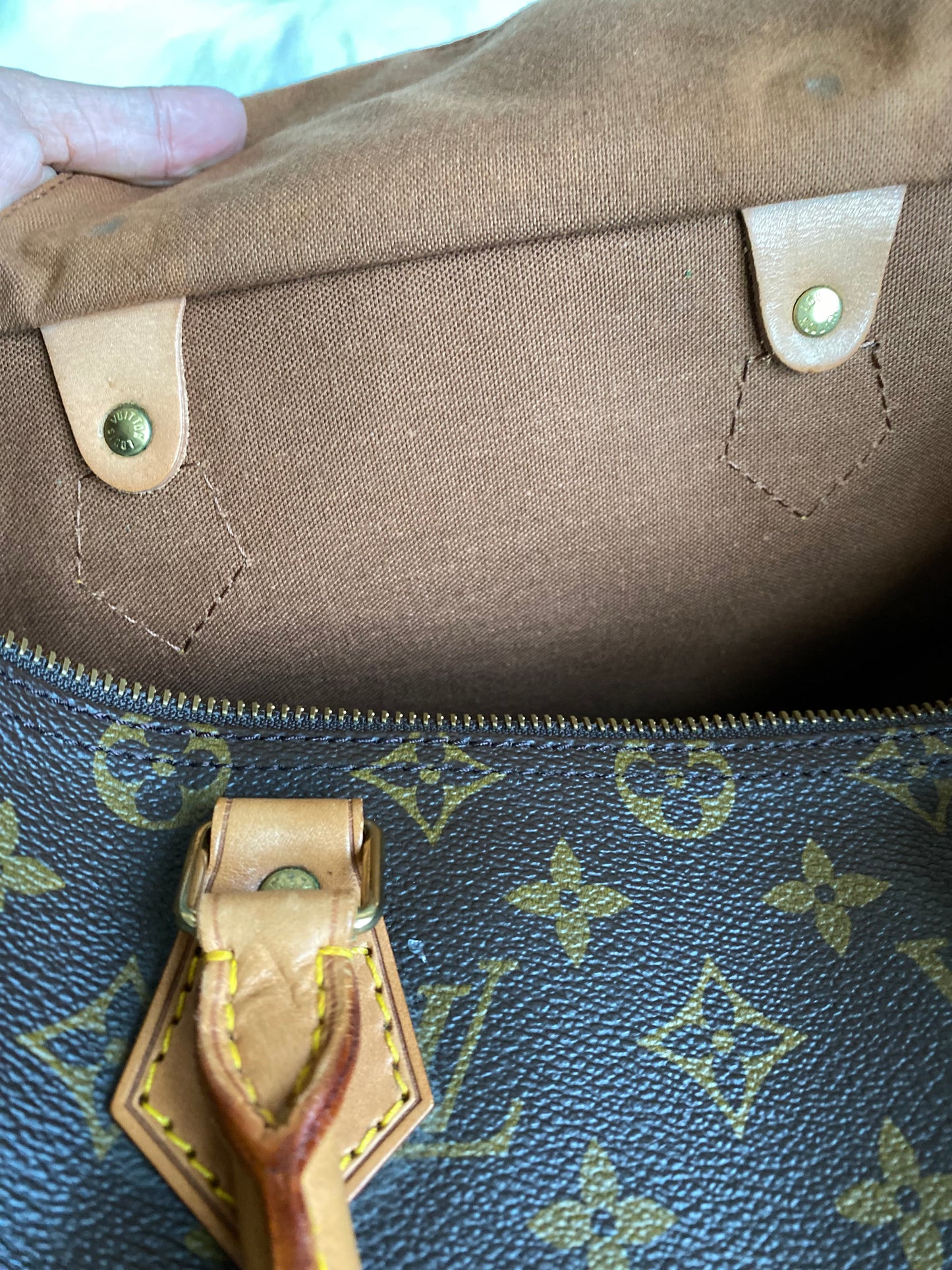 Louis Vuitton Speedy 35