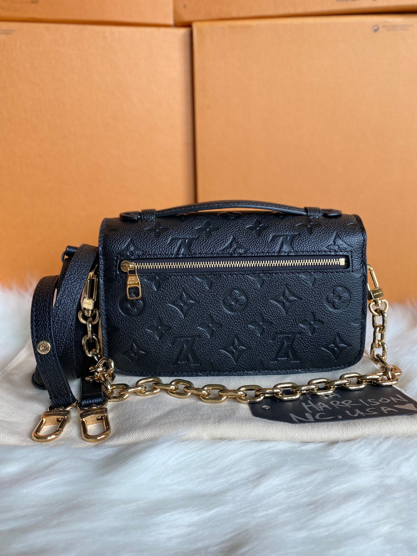 Louis Vuitton Pochette Metis East West Black Empreinte