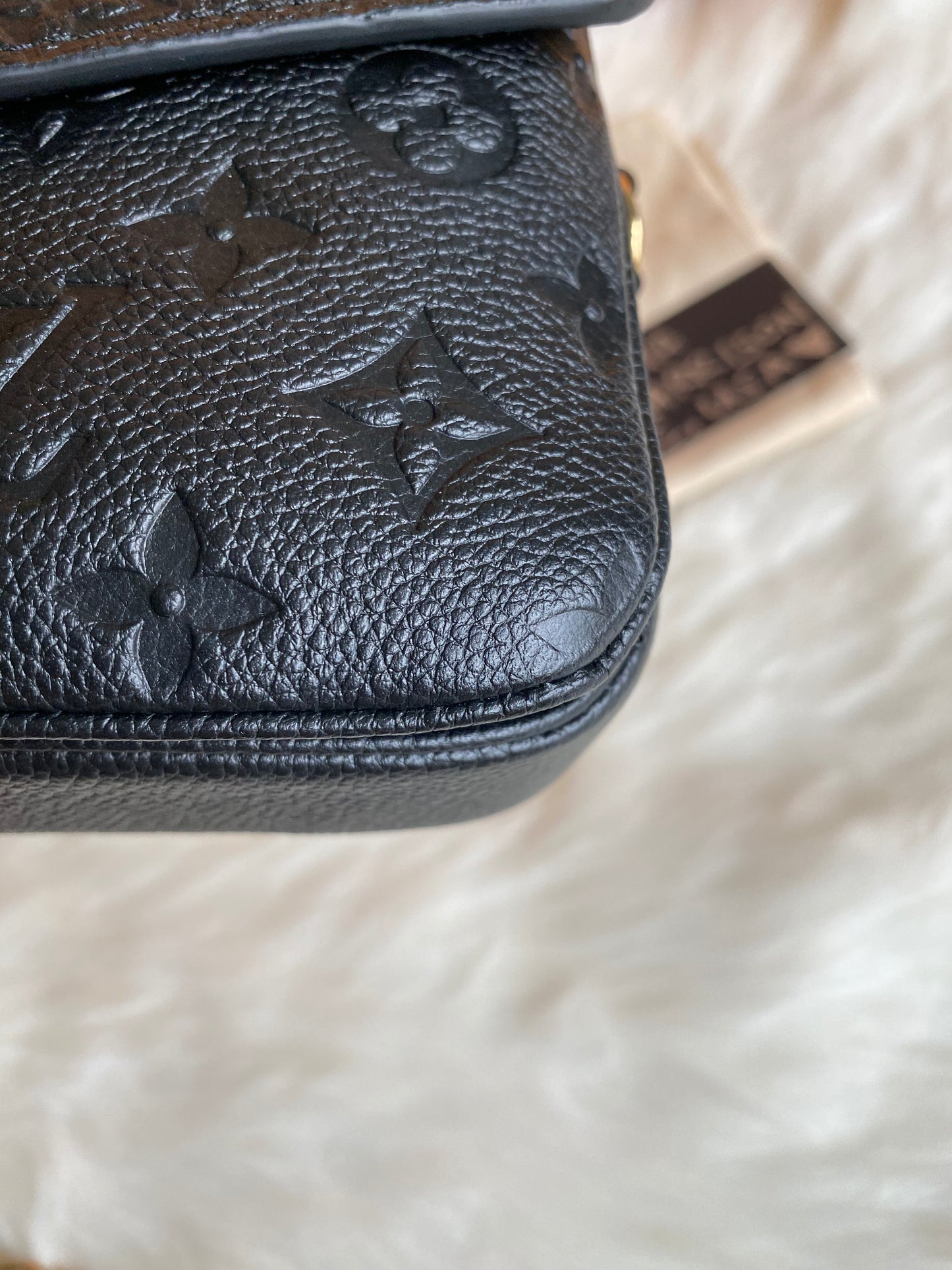 Louis Vuitton Pochette Metis East West Black Empreinte