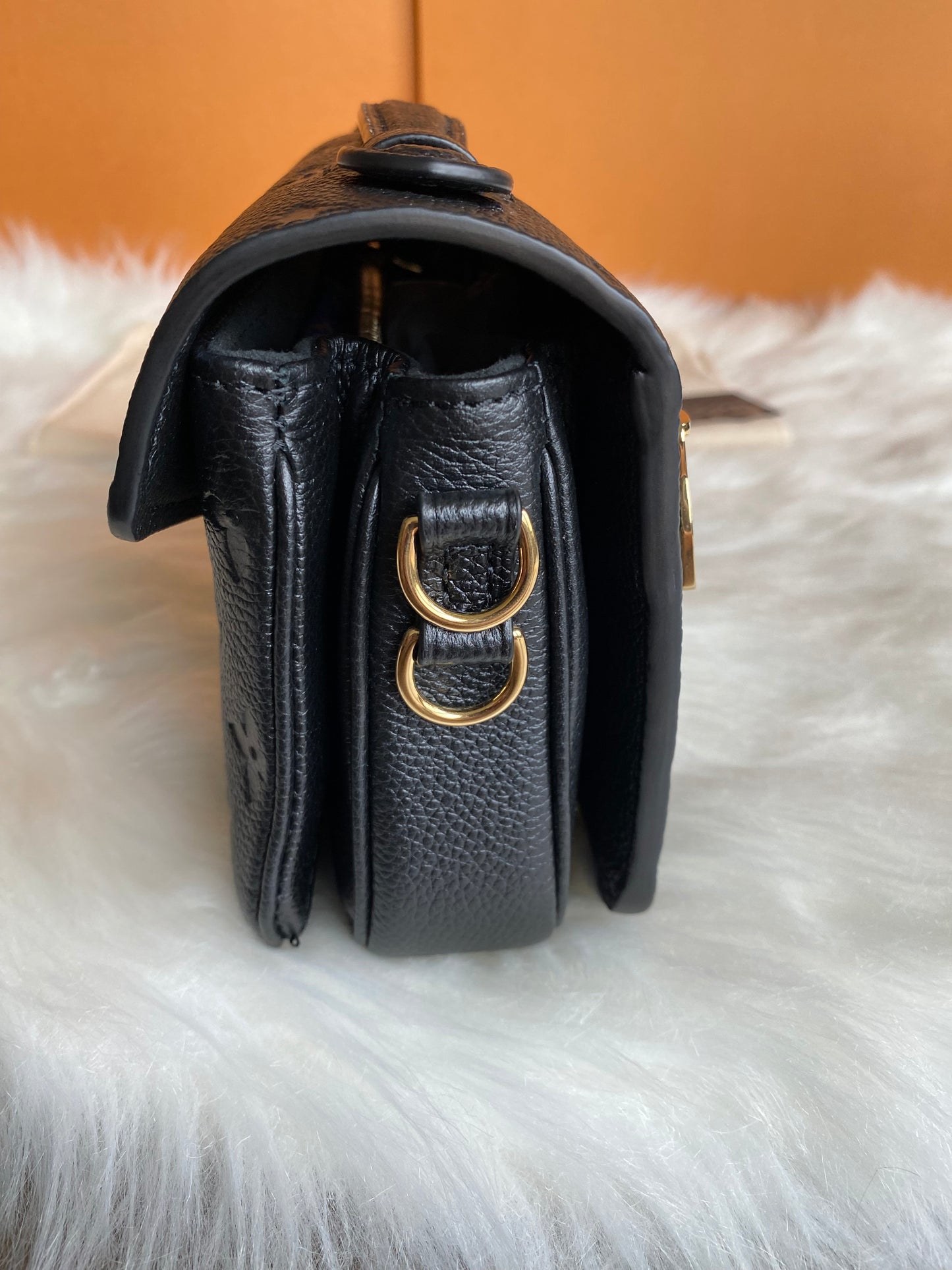 Louis Vuitton Pochette Metis East West Black Empreinte