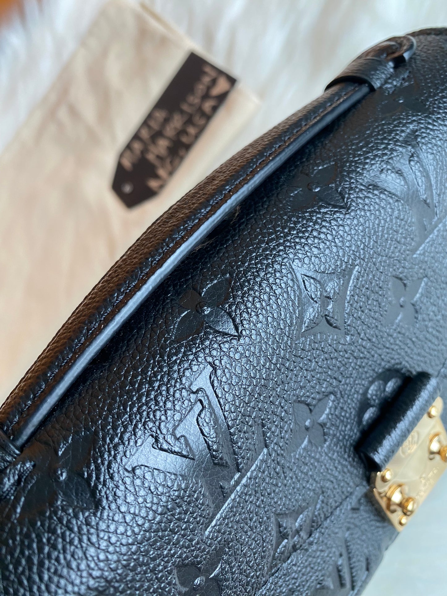 Louis Vuitton Pochette Metis East West Black Empreinte