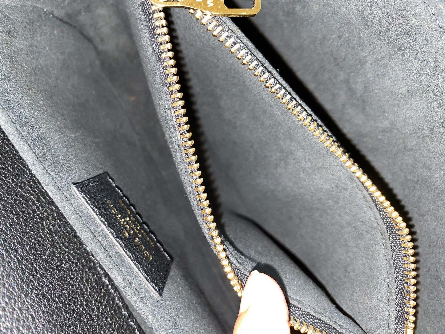 Louis Vuitton Pochette Metis East West Black Empreinte