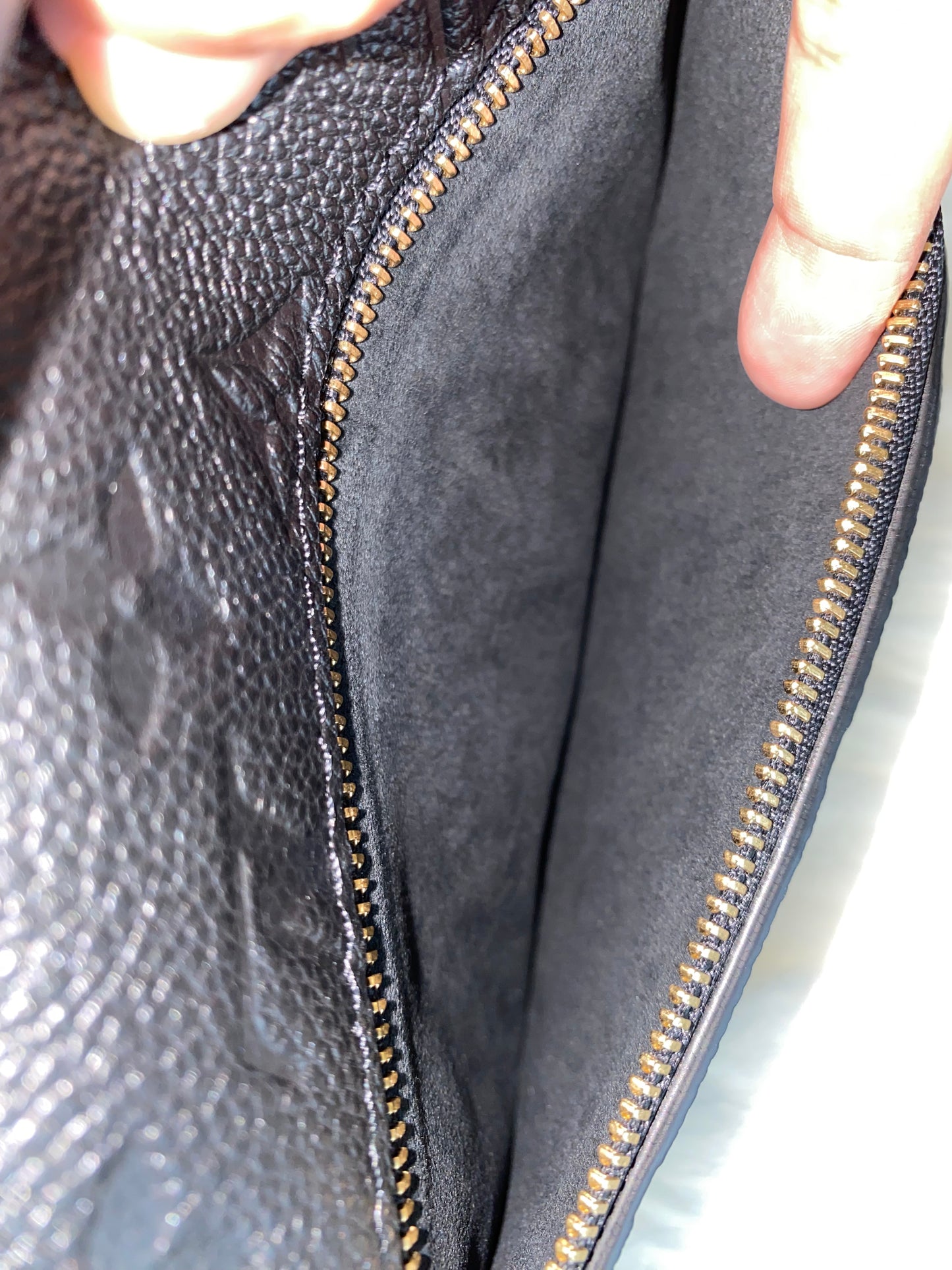 Louis Vuitton Pochette Metis East West Black Empreinte