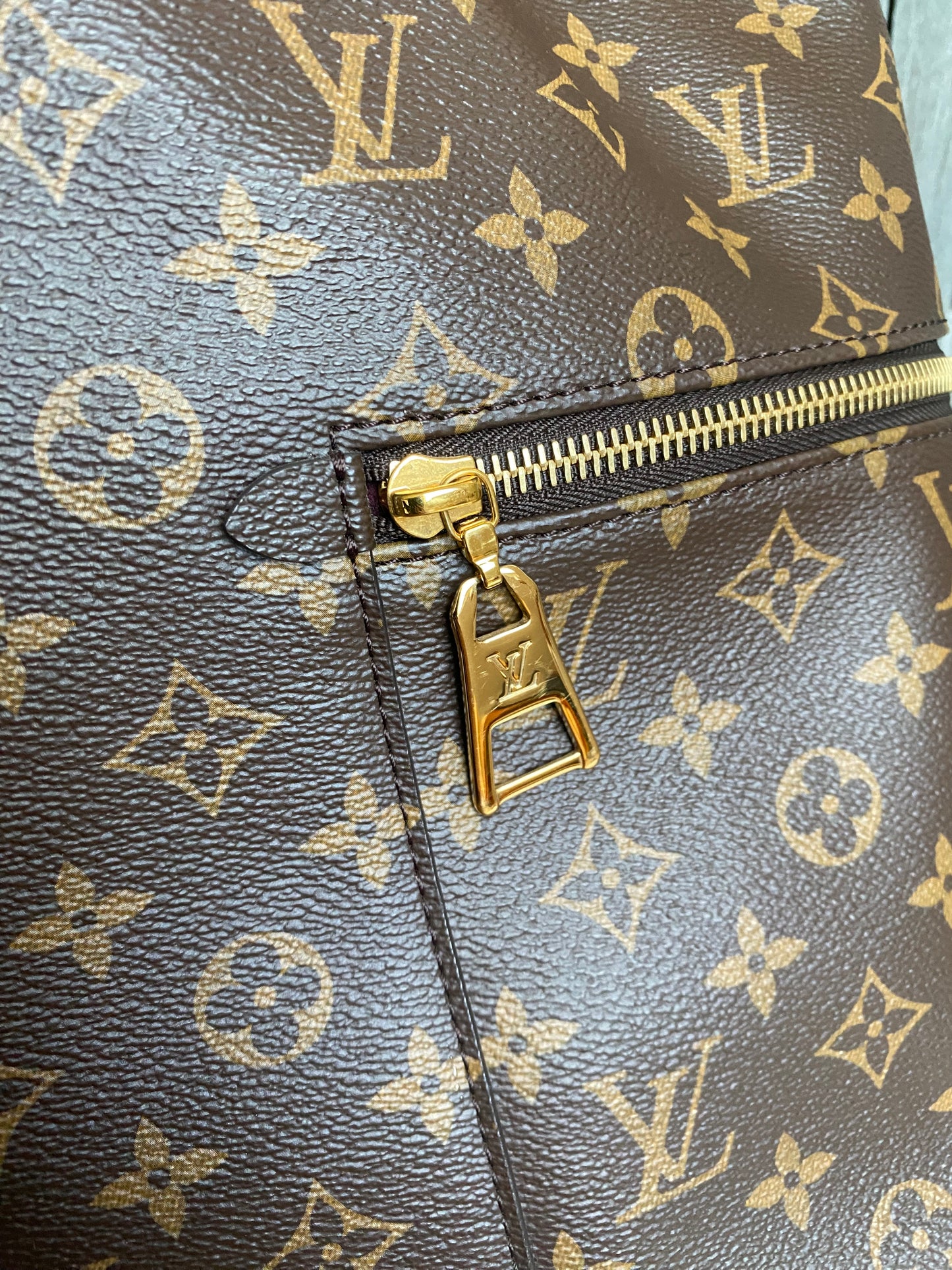 Louis Vuitton Melie Hobo
