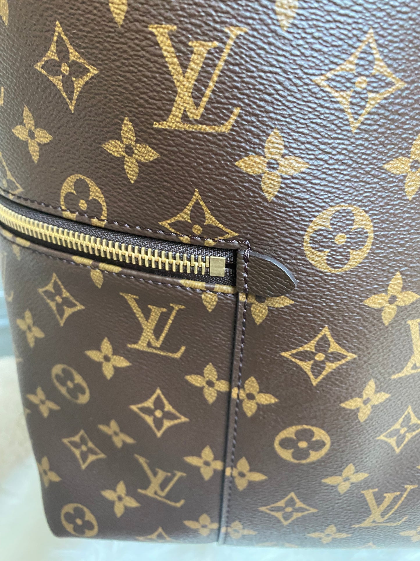 Louis Vuitton Melie Hobo