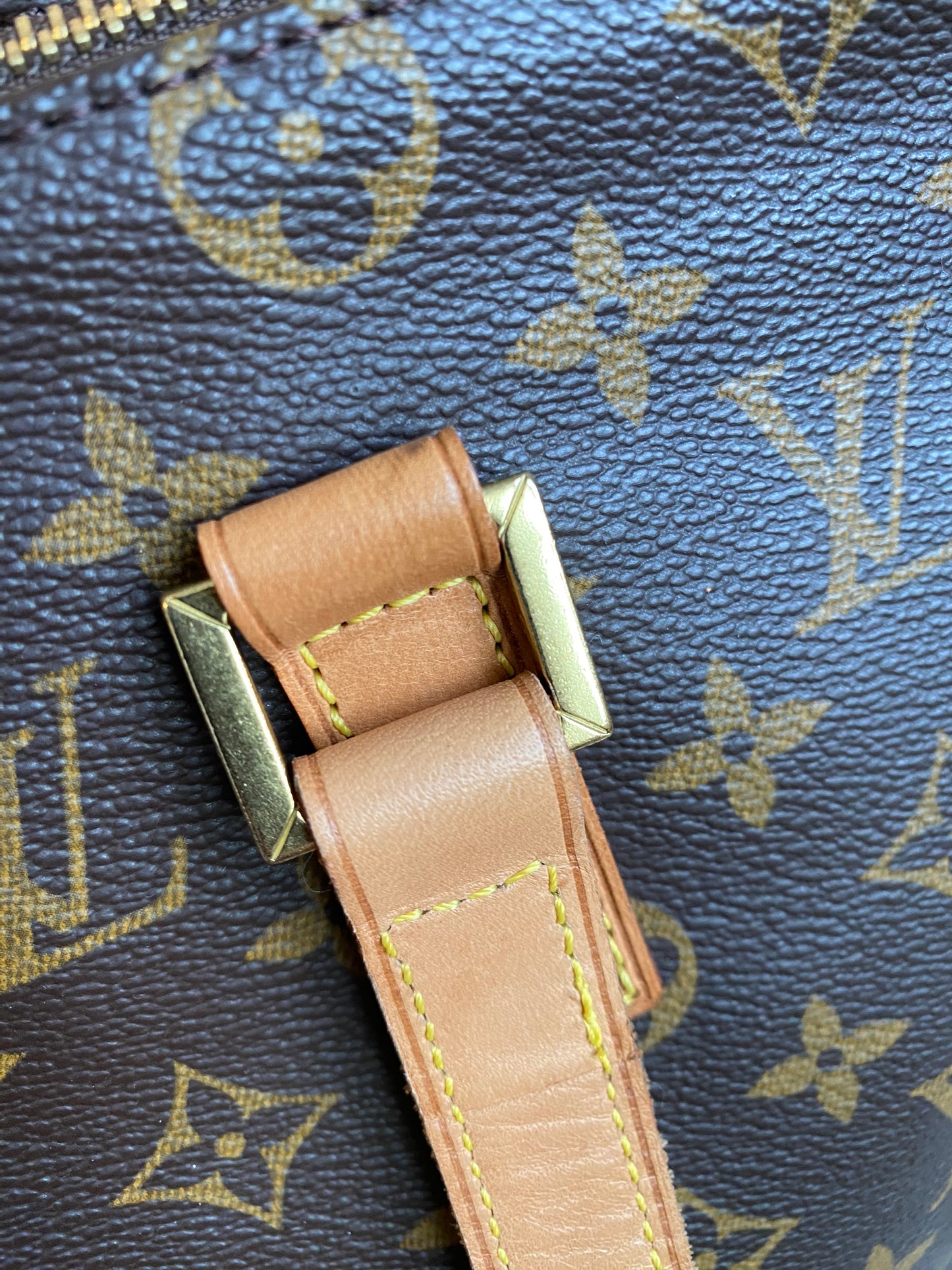 Louis Vuitton Cabas Mezzo