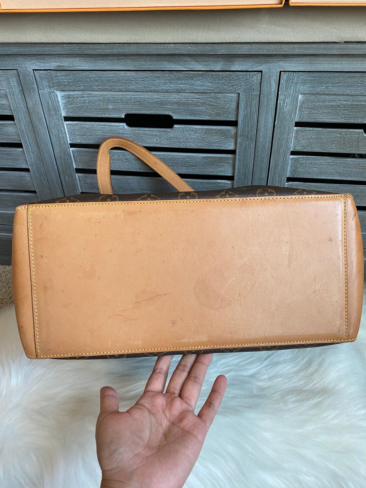 Louis Vuitton Cabas Mezzo