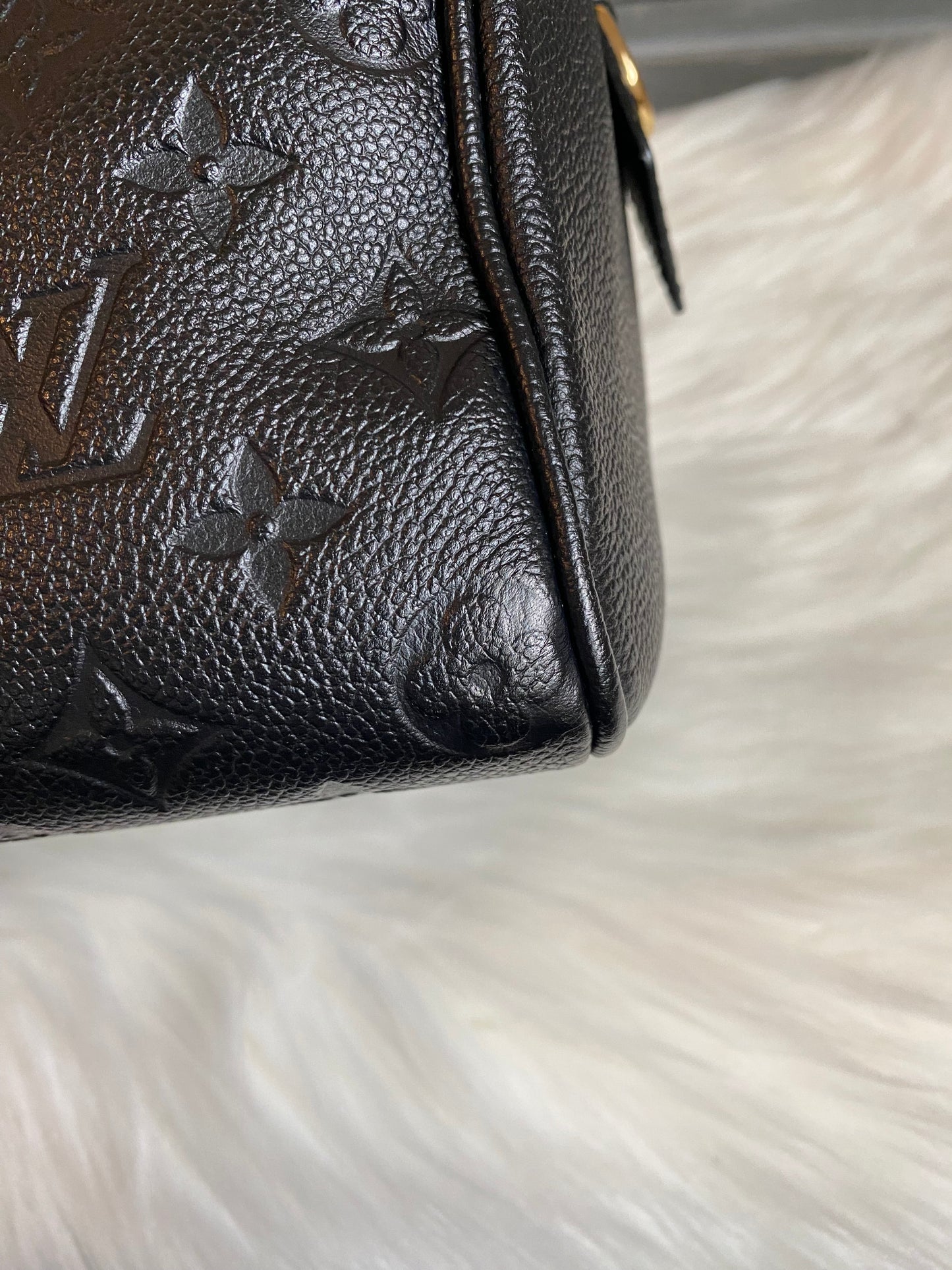 Louis Vuitton Speedy 25 Bandouliere Black Empreinte