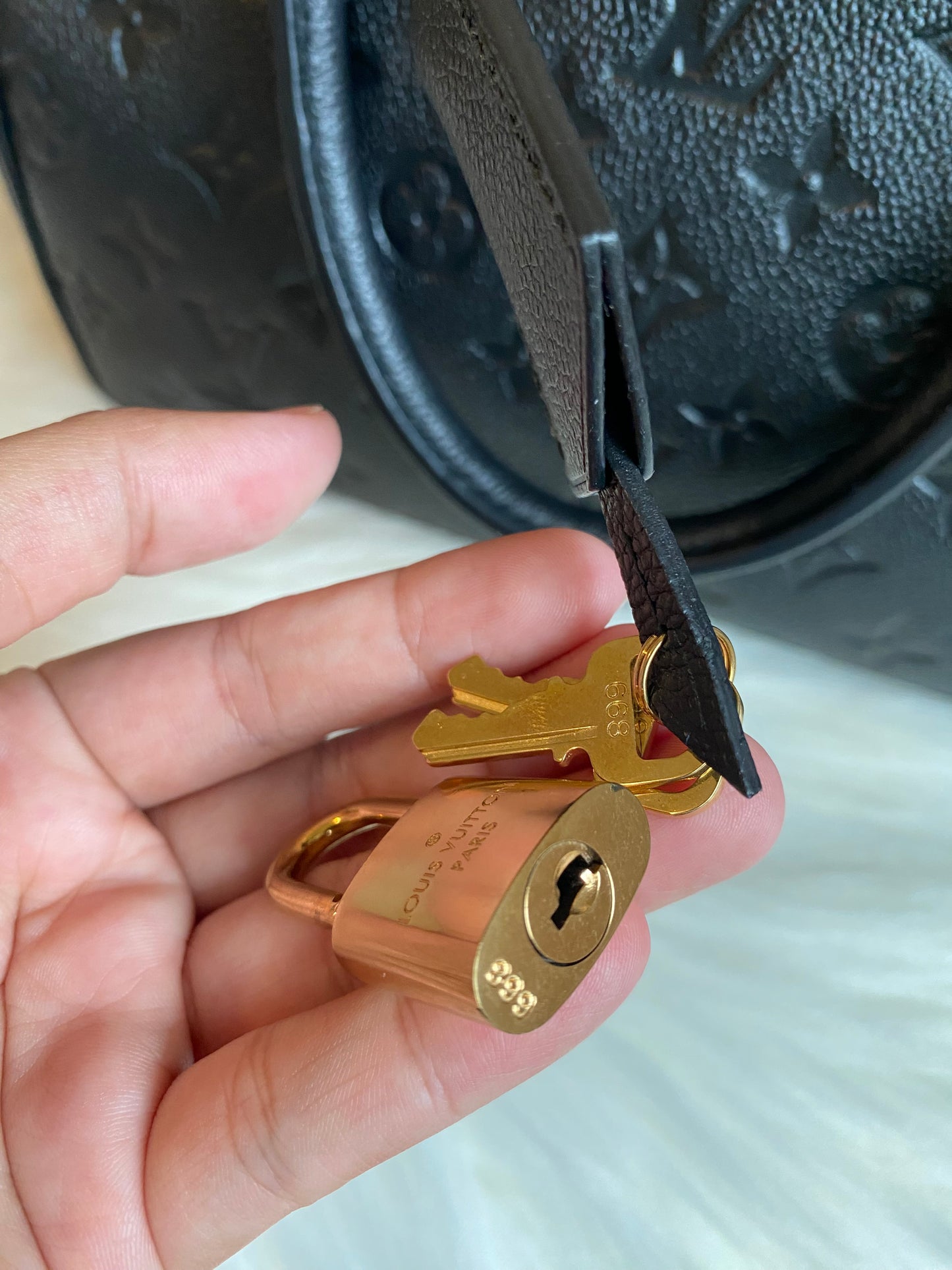 Louis Vuitton Speedy 25 Bandouliere Black Empreinte