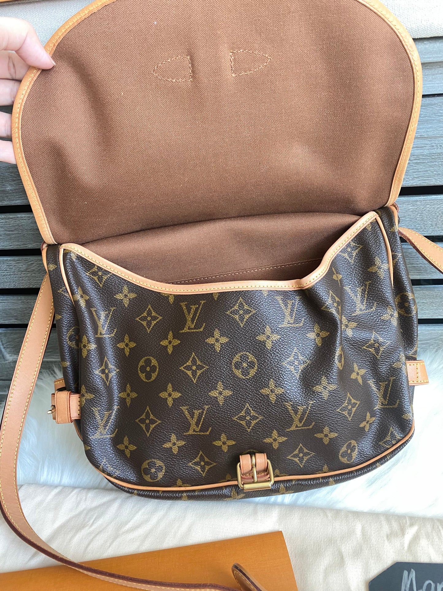 Louis Vuitton Saumur 30