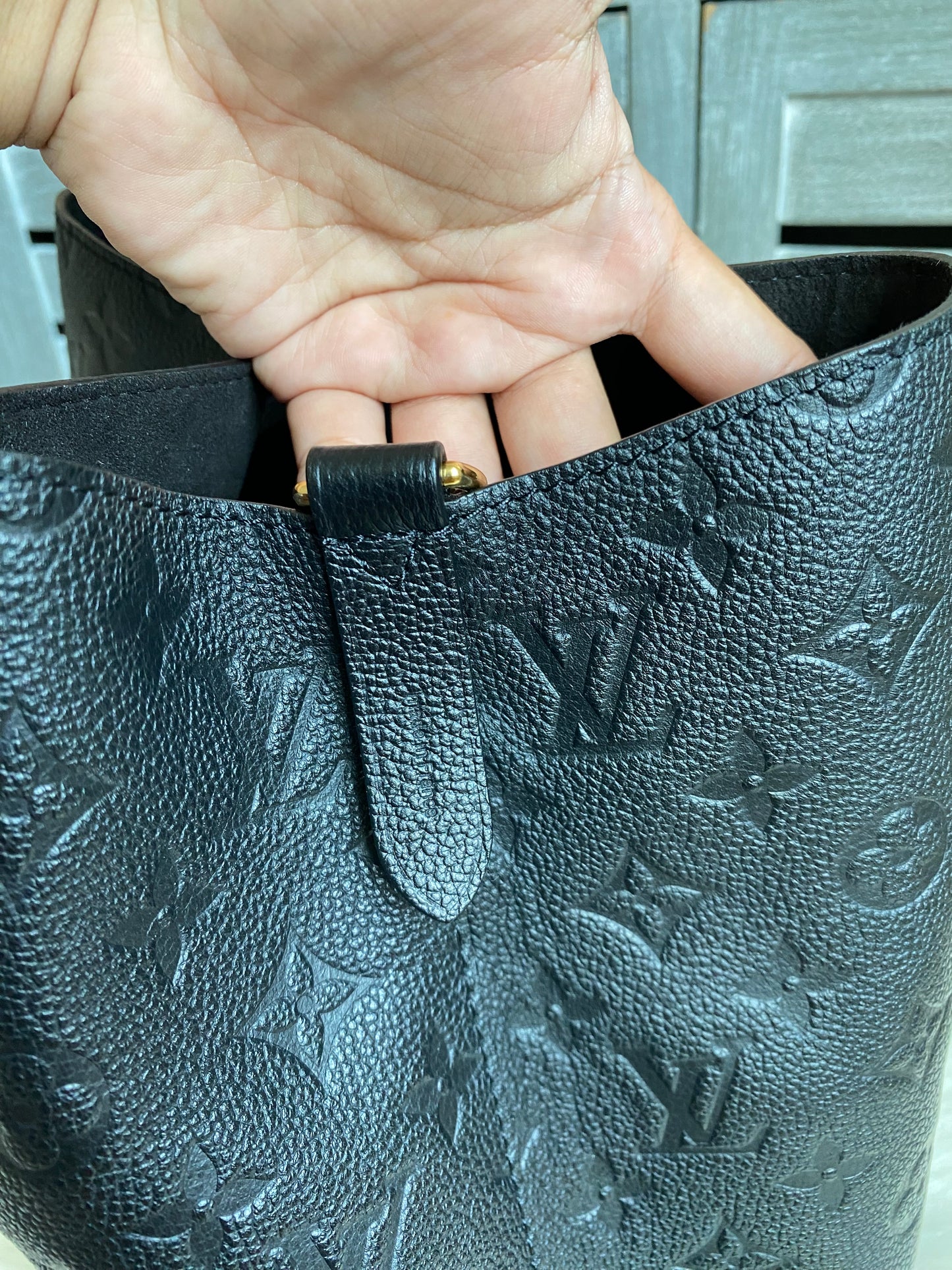 Louis Vuitton Neo Noe MM Black Empreinte