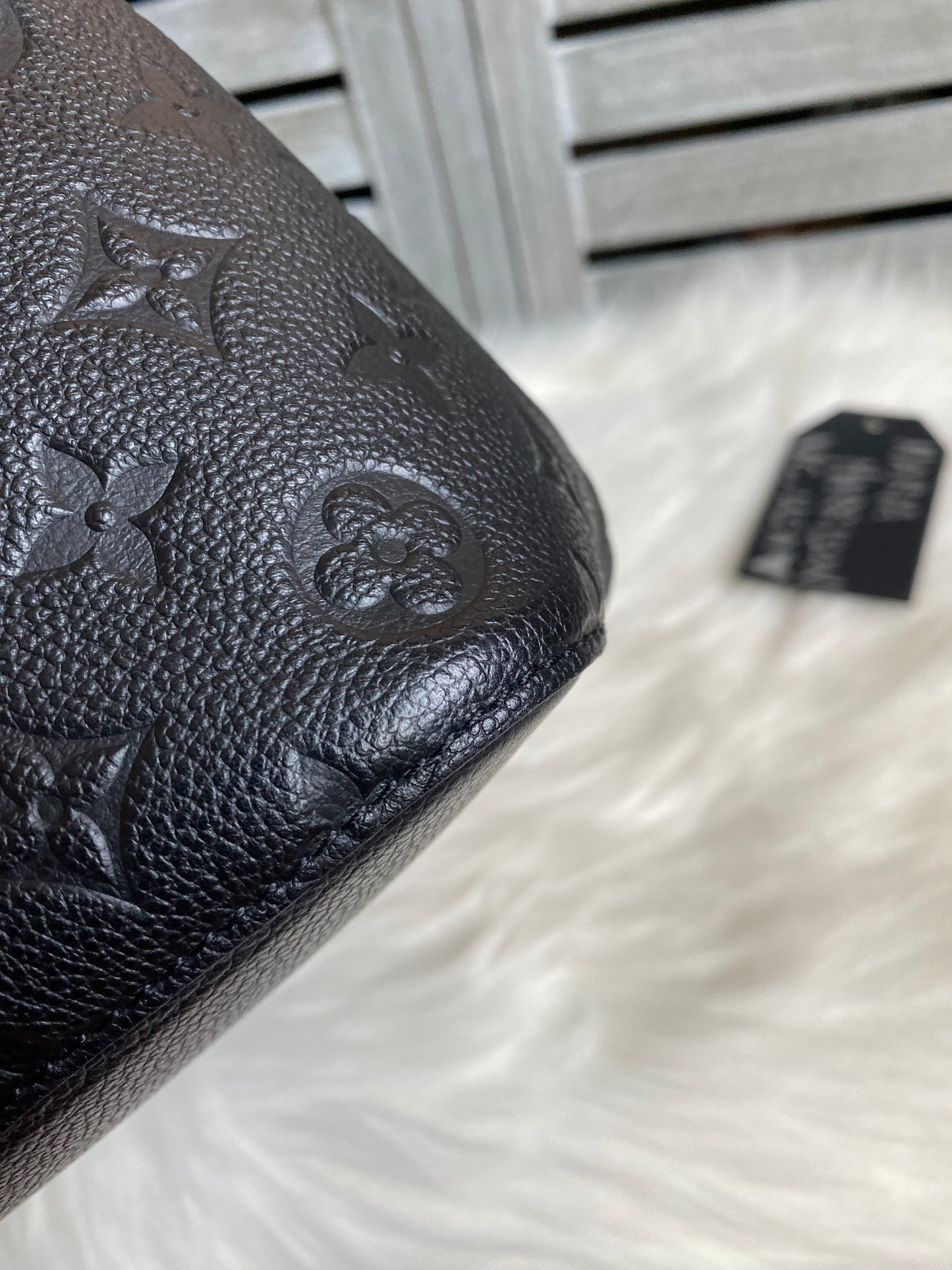 Louis Vuitton Neo Noe MM Black Empreinte