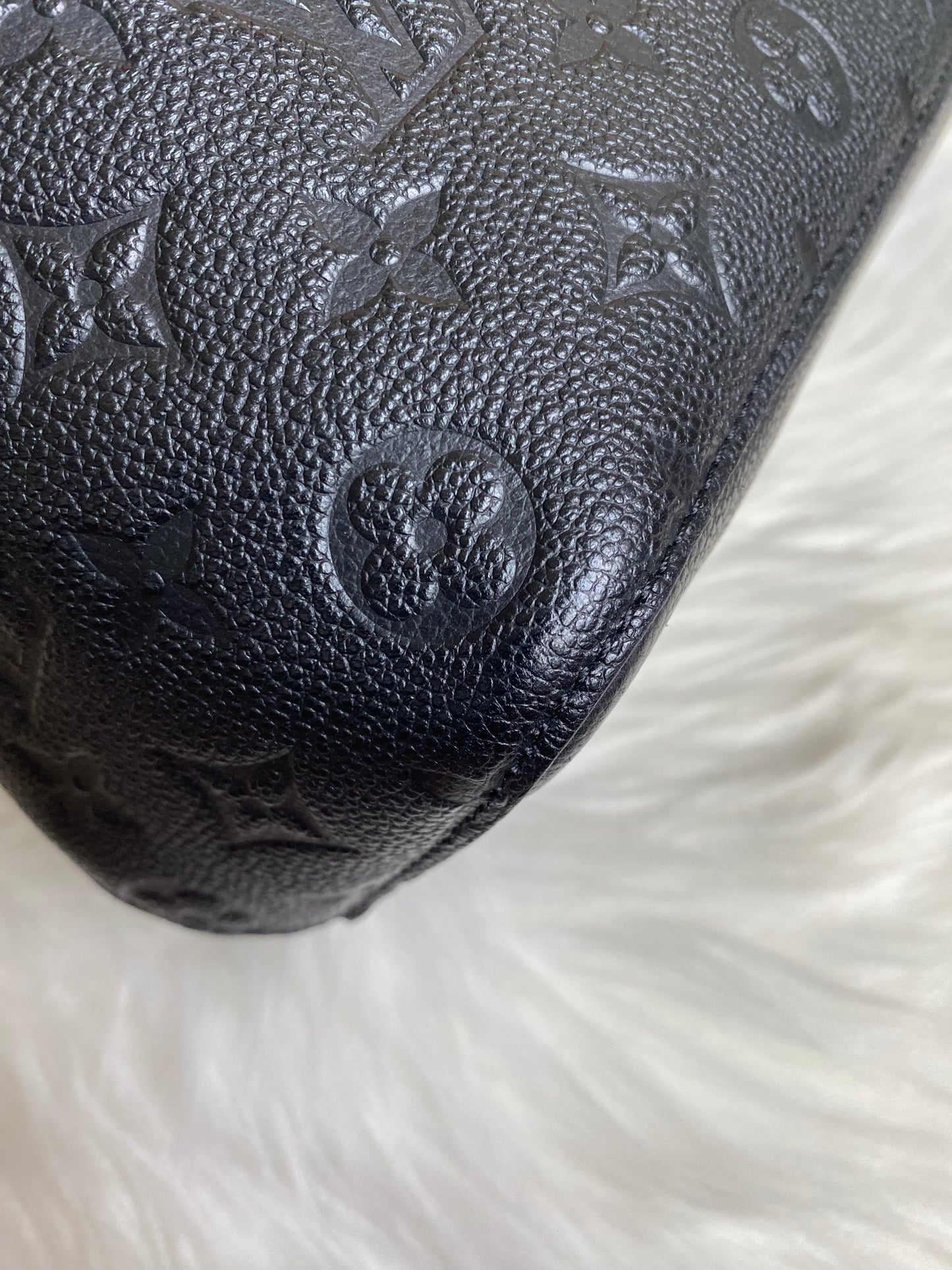 Louis Vuitton Neo Noe MM Black Empreinte