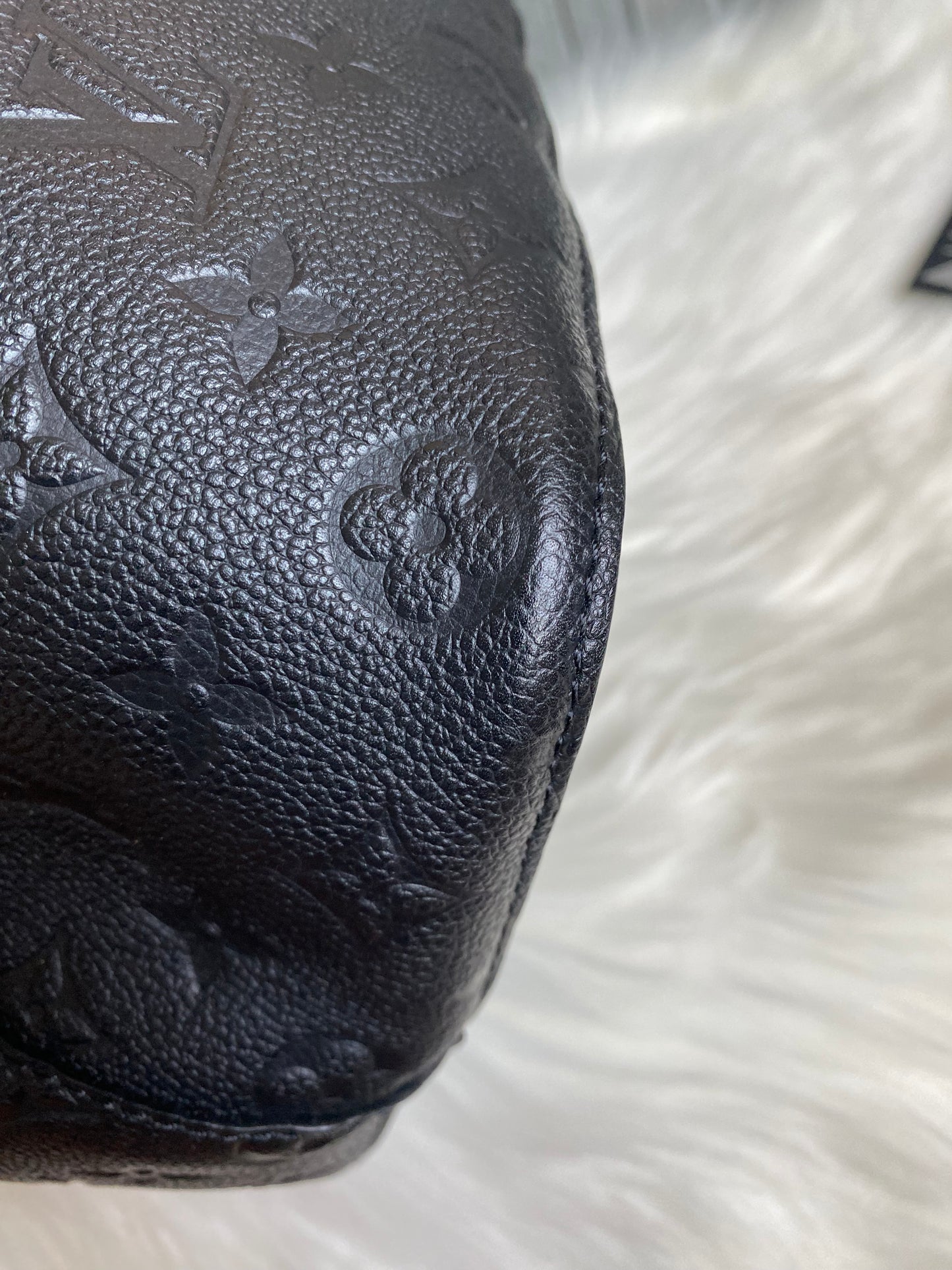 Louis Vuitton Neo Noe MM Black Empreinte